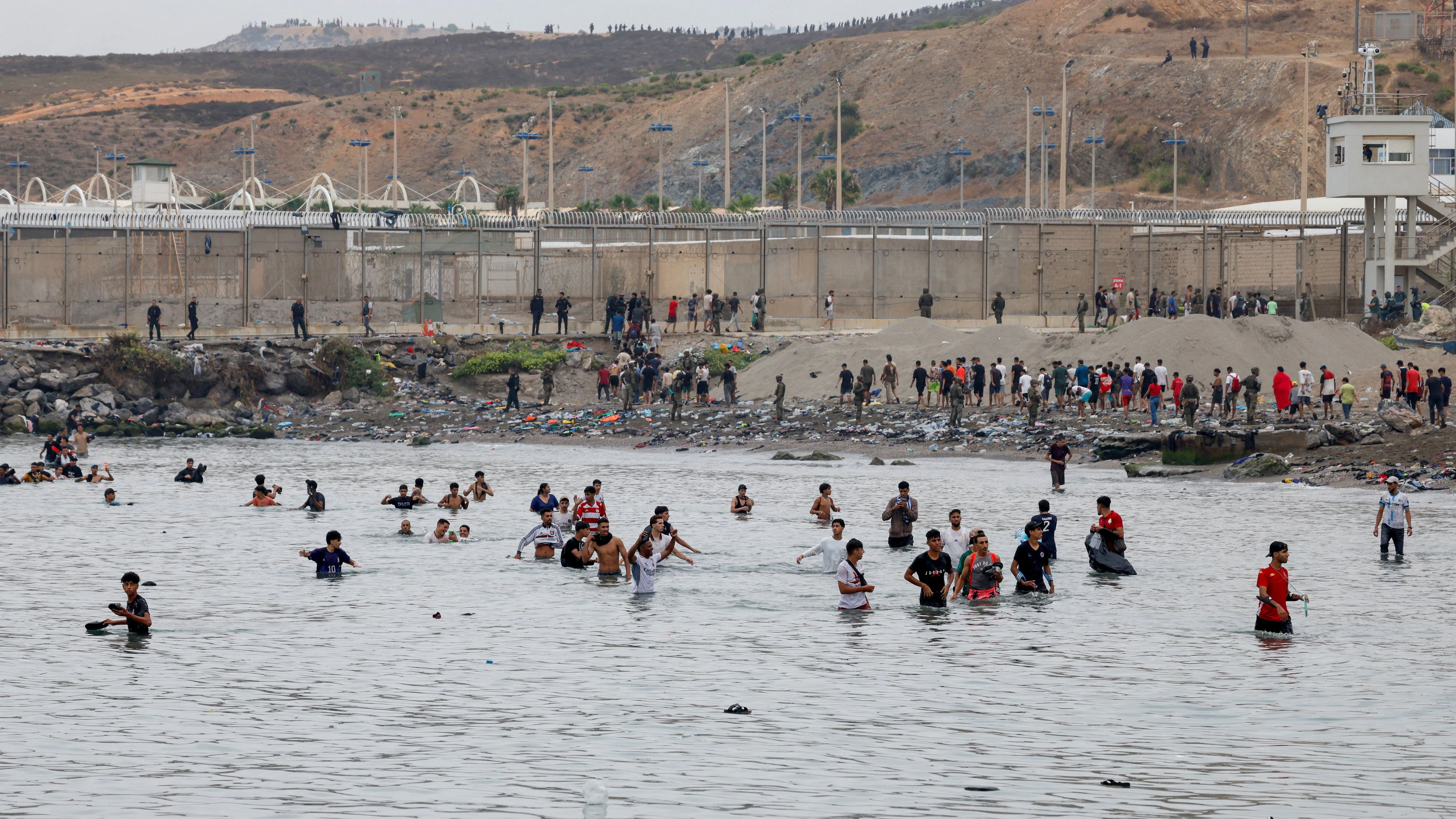 Heute.at - Massenansturm auf Ceuta – scharfe Kritik aus Österreich