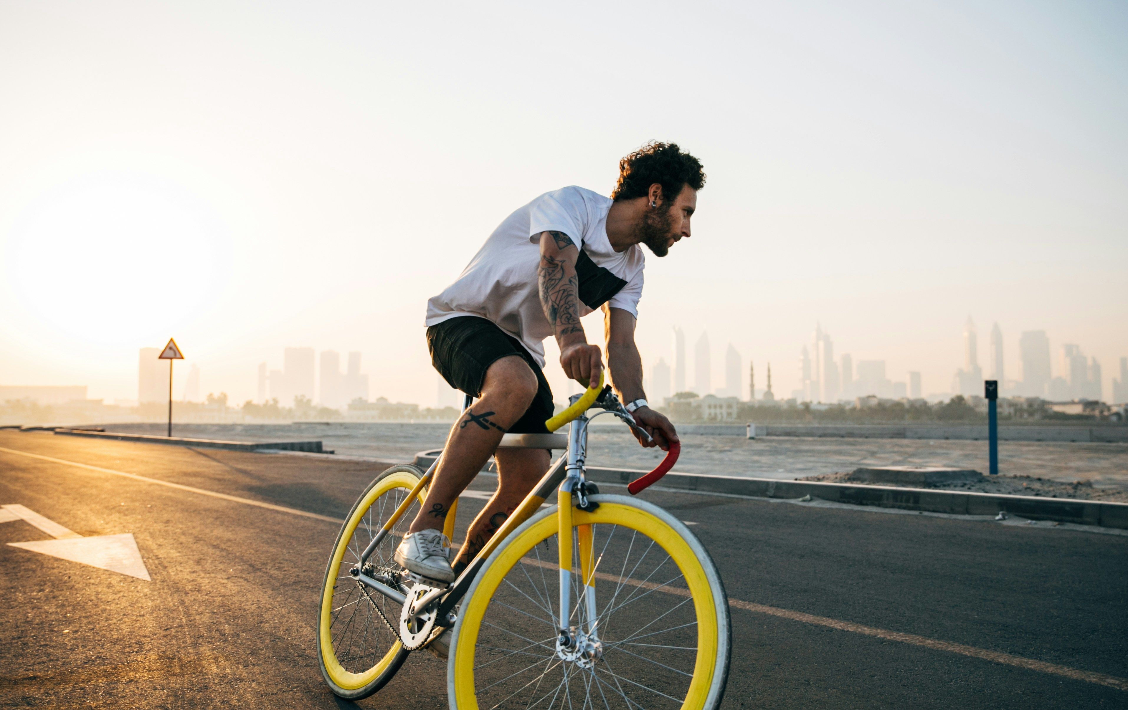 Immer mehr Menschen entdecken das Fahrrad als einfache Möglichkeit, Bewegung, Entspannung und Zeitersparnis miteinander zu verbinden – und die Wissenschaft liefert dafür gute Gründe.