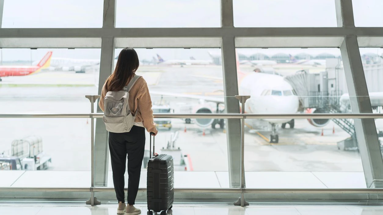 Heute.at - Flug überbucht – Airline lässt Kind (13) allein zurück