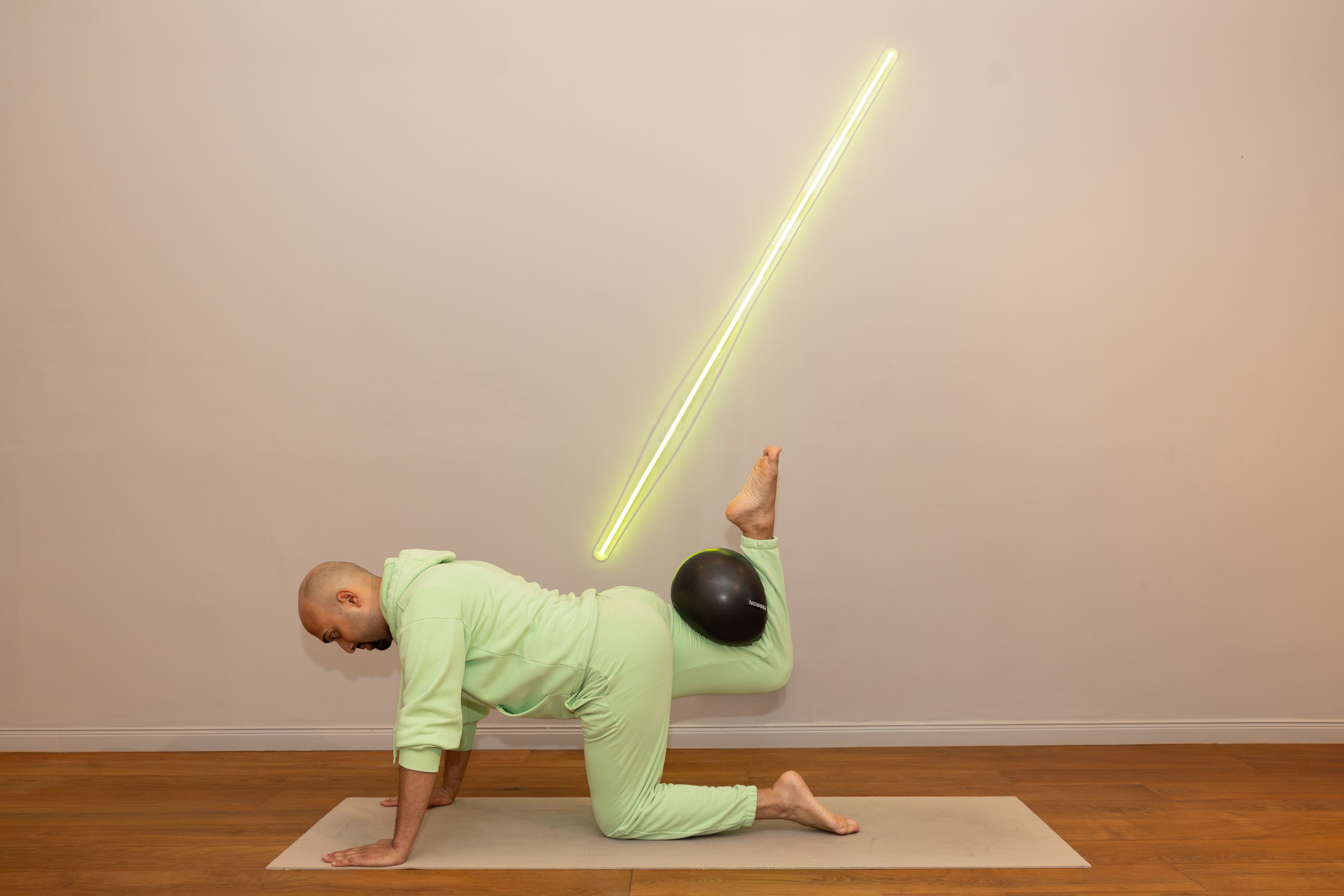 Beim Pilates zählt jede Bewegung. Wer die Grundlagen beherrscht, trainiert effektiver und sicherer.