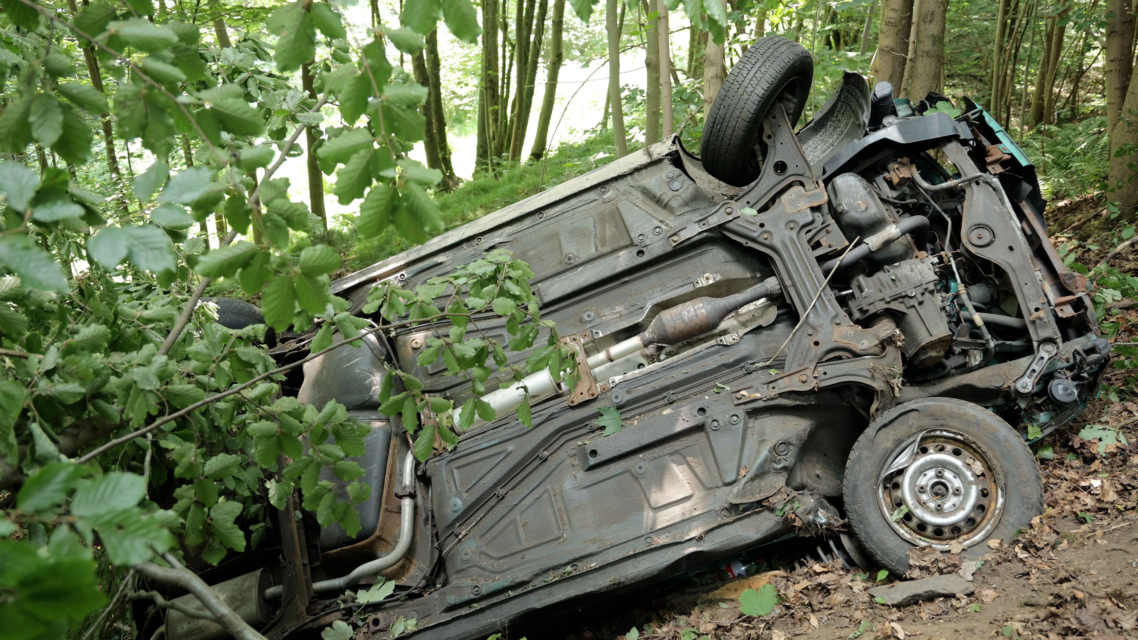Heute.at - Fahrer hing kopfüber – erst nach 8 Stunden kam Hilfe