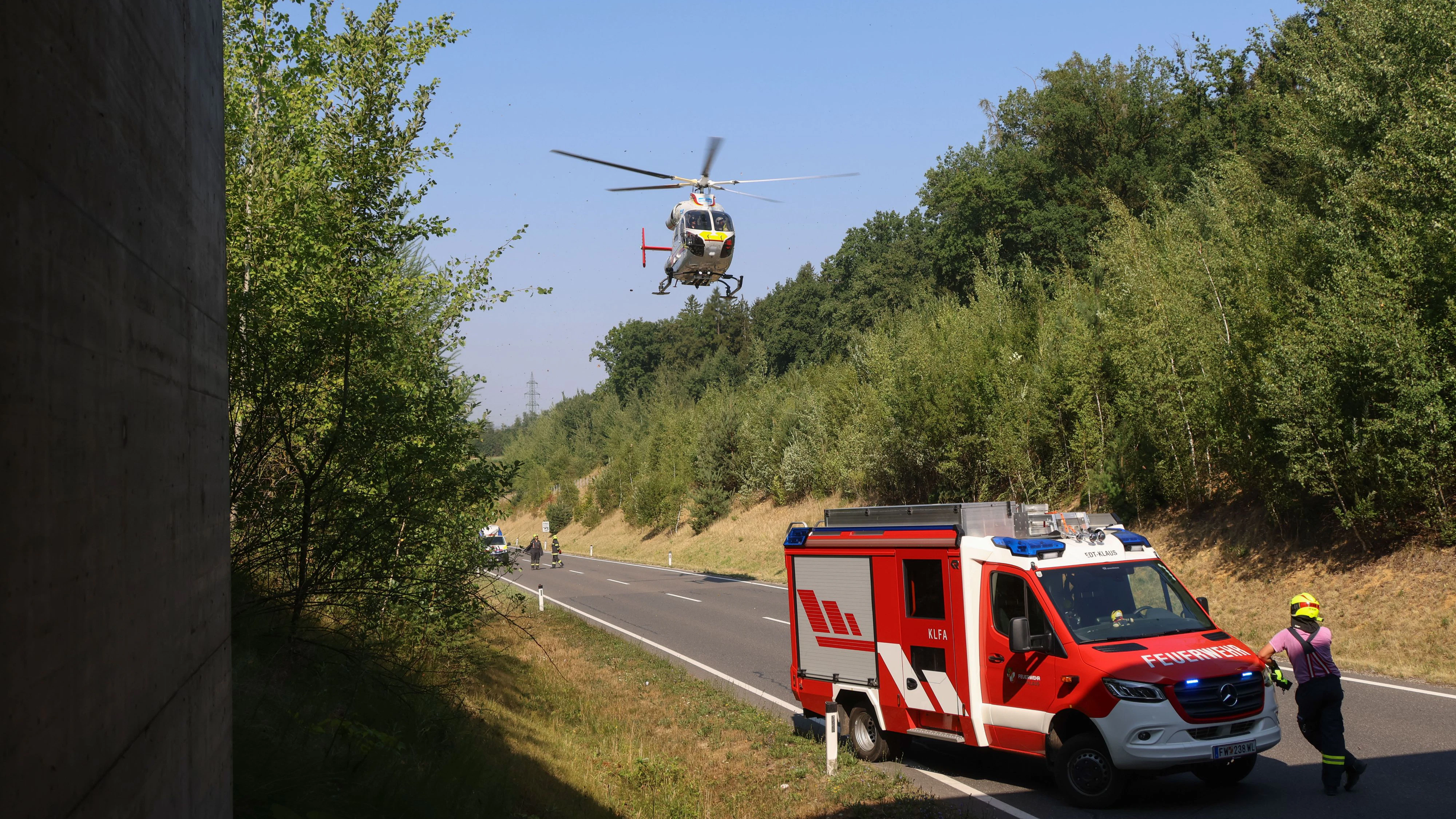 Auch der Notarzthubschrauber war nach dem Crash im Einsatz.