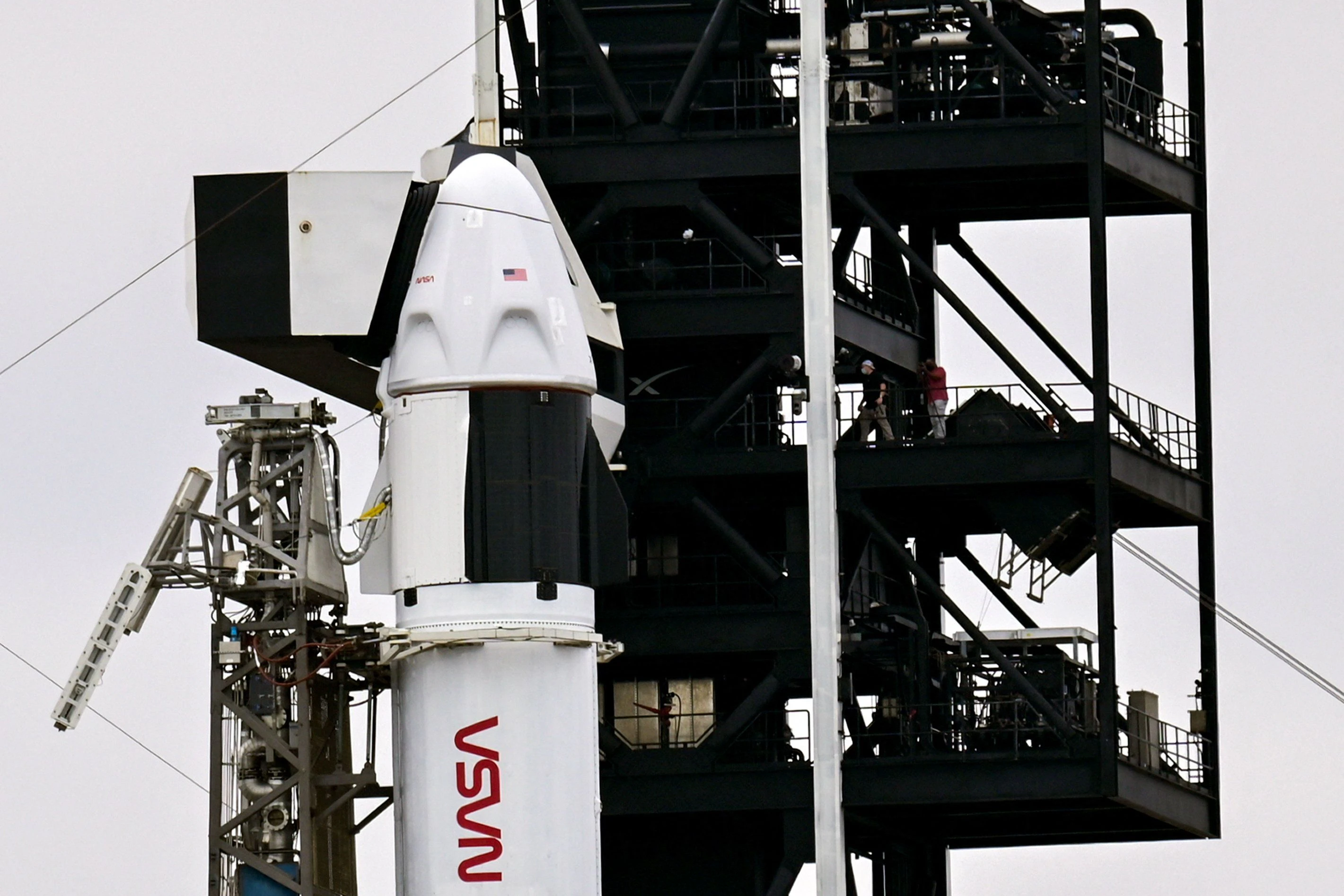 Die Falcon 9 ist derzeit das Standardmodell der NASA für die Flüge zur ISS, aber auch für Transportaufgaben, die die nächste bemannte Mondlandung vorbereiten sollen