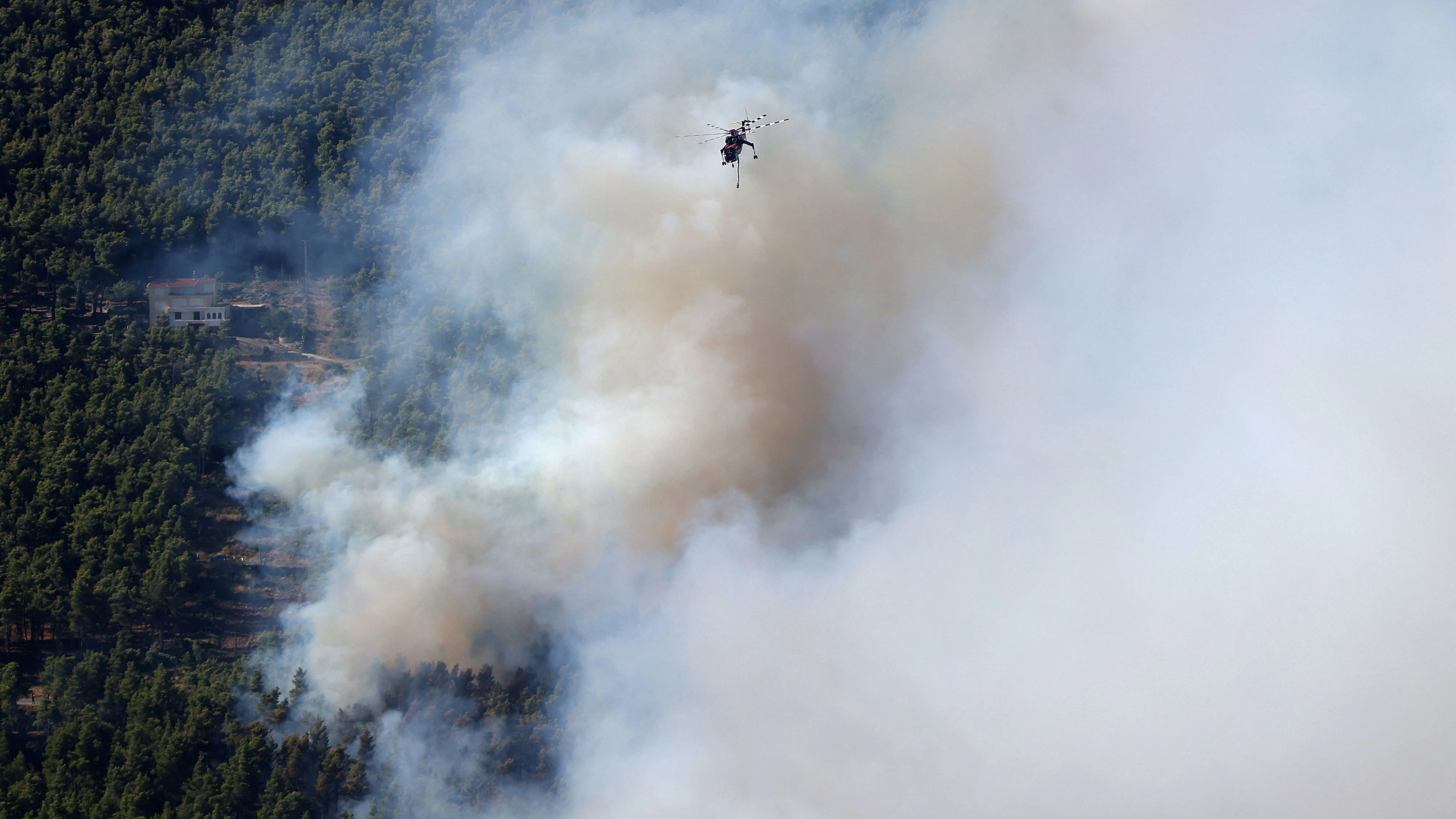 Heute.at - Helis crashen in der Luft – Schicksal einer Crew unklar