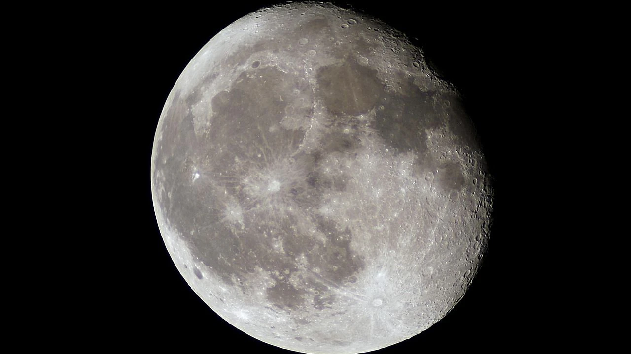 Heute.at - SpaceX-Rakete knallt auf Mond: Der Krater