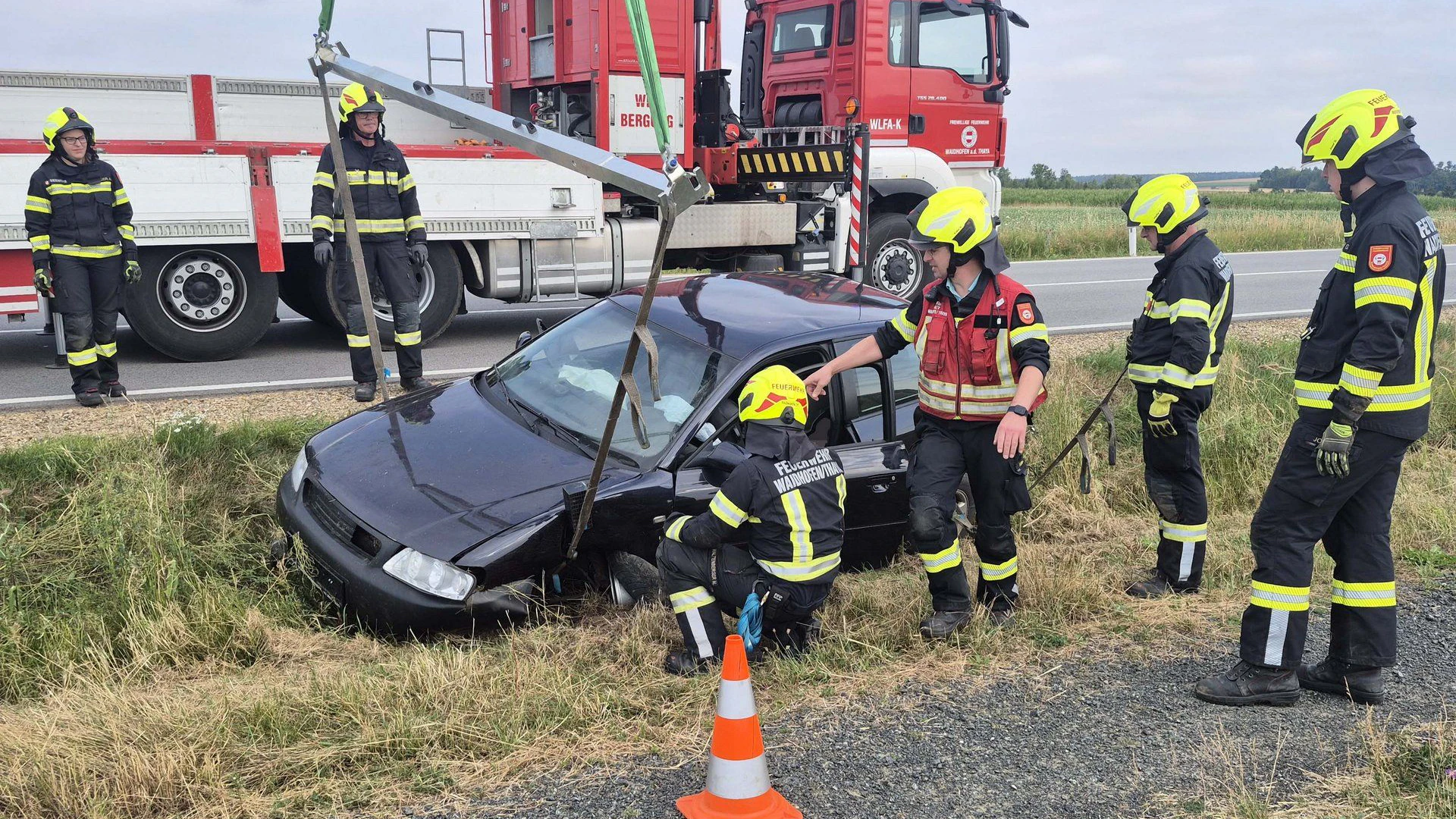 Heute.at - Sekundenschlaf führte zu Unfall mit Audi A3 auf der B36
