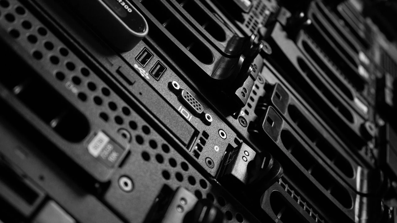 Heute.at - Super-SSD liest mit unfassbaren 28 Gigabyte pro Sekunde