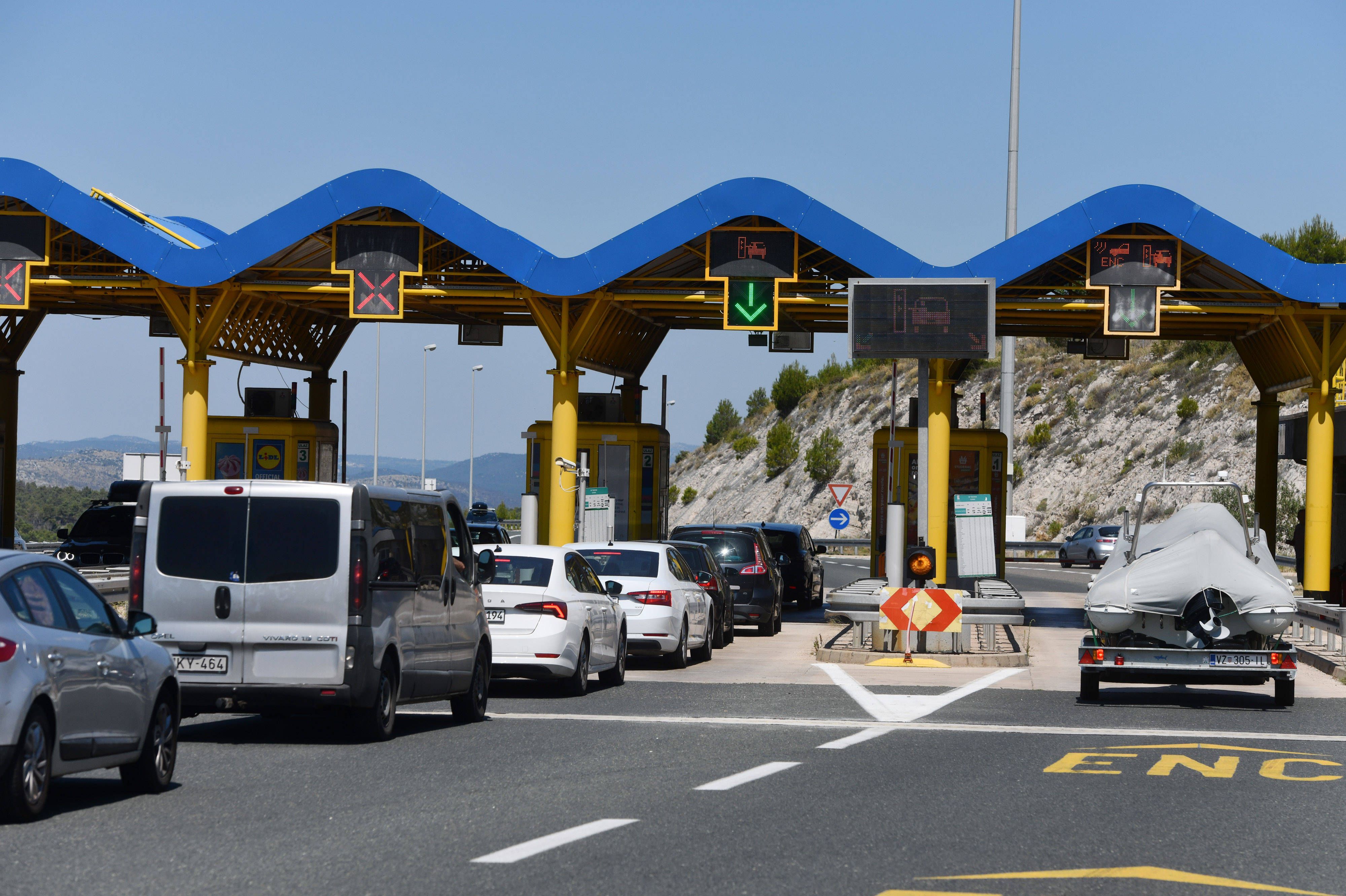 Das sogenannte Free-Flow-System soll die bisherigen Schranken ersetzen (Bild: A1 in Sibenik, 2024).