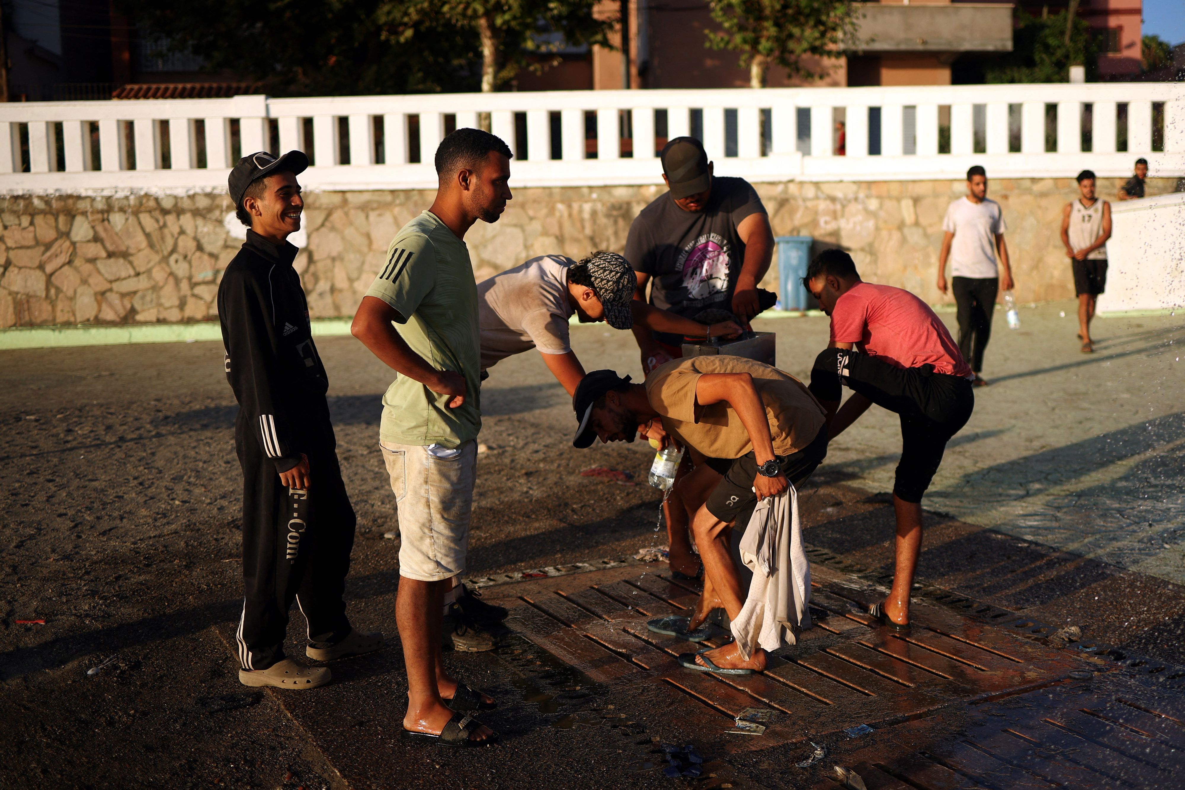 Als Reaktion auf den Migranten-Ansturm auf Ceuta verstärkt Spanien nun den Grenzschutz auf dem Meer.