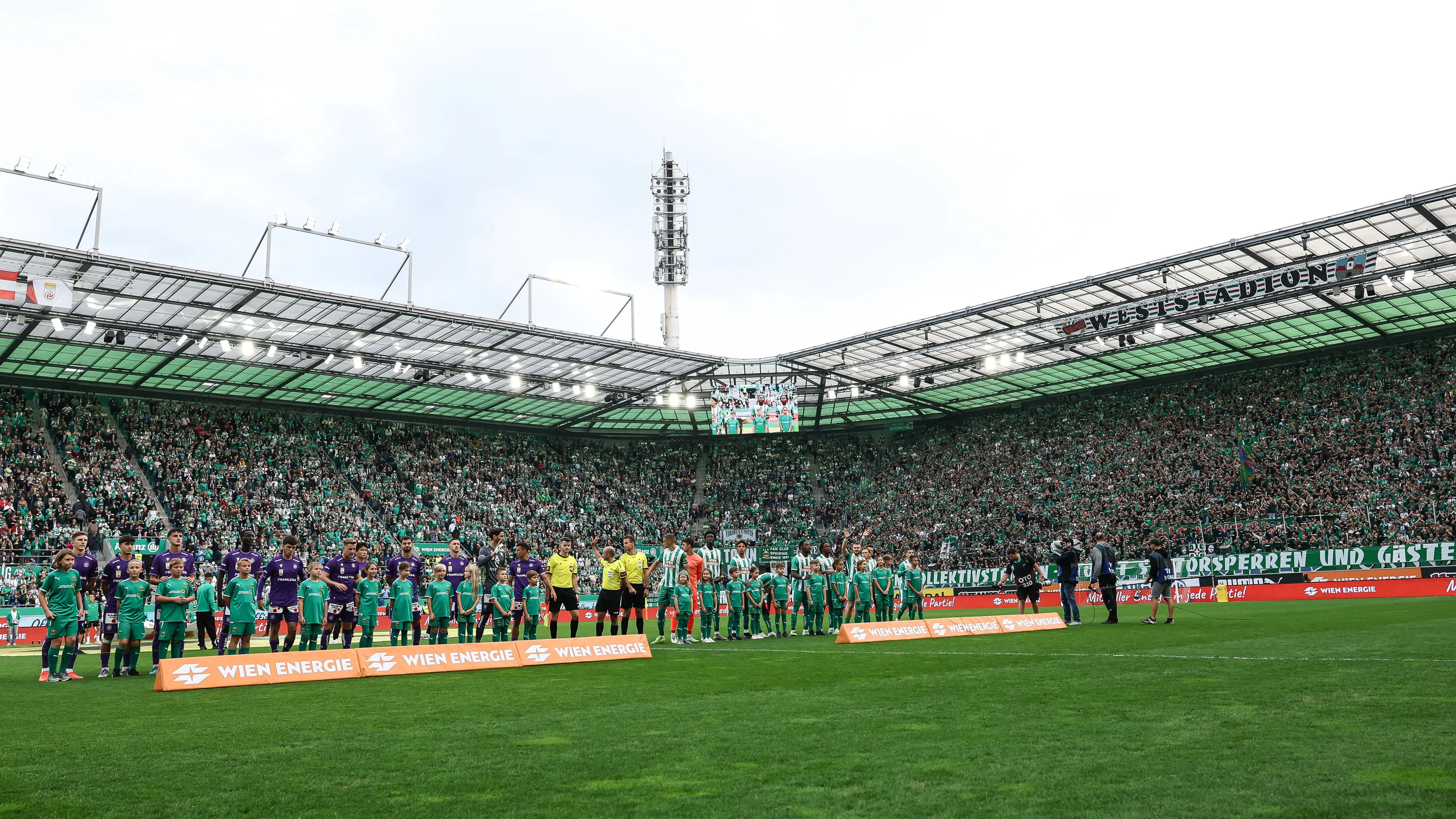 Heute.at - Auf Knopfdruck Hilfe im Rapid-Stadion – so geht's