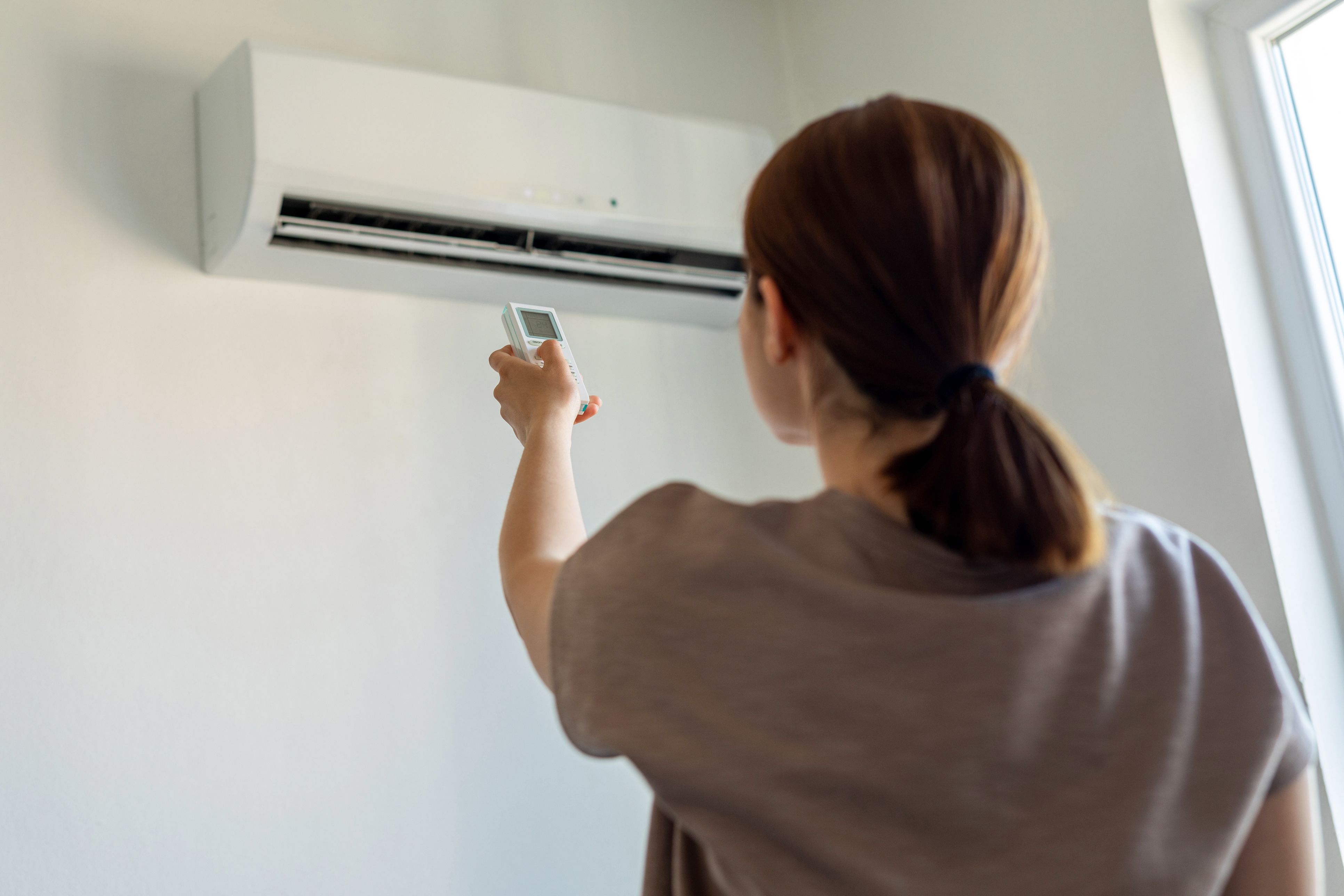 Viele stellen ihre Klimaanlage viel zu kalt ein.