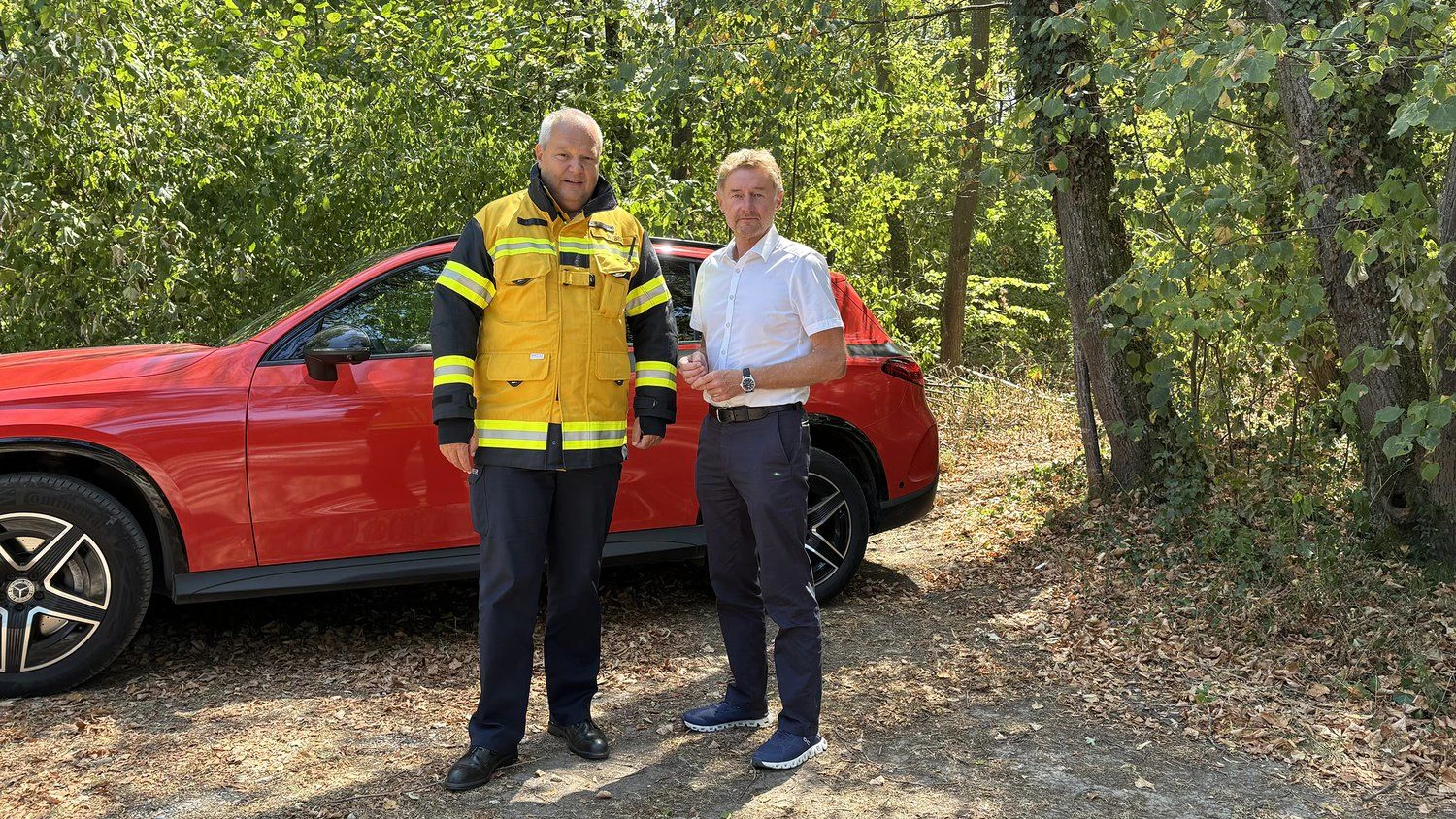 Warnen vehement: der Welser Feuerwehrkommandant Weber und Vizebürgermeister Kroiß.