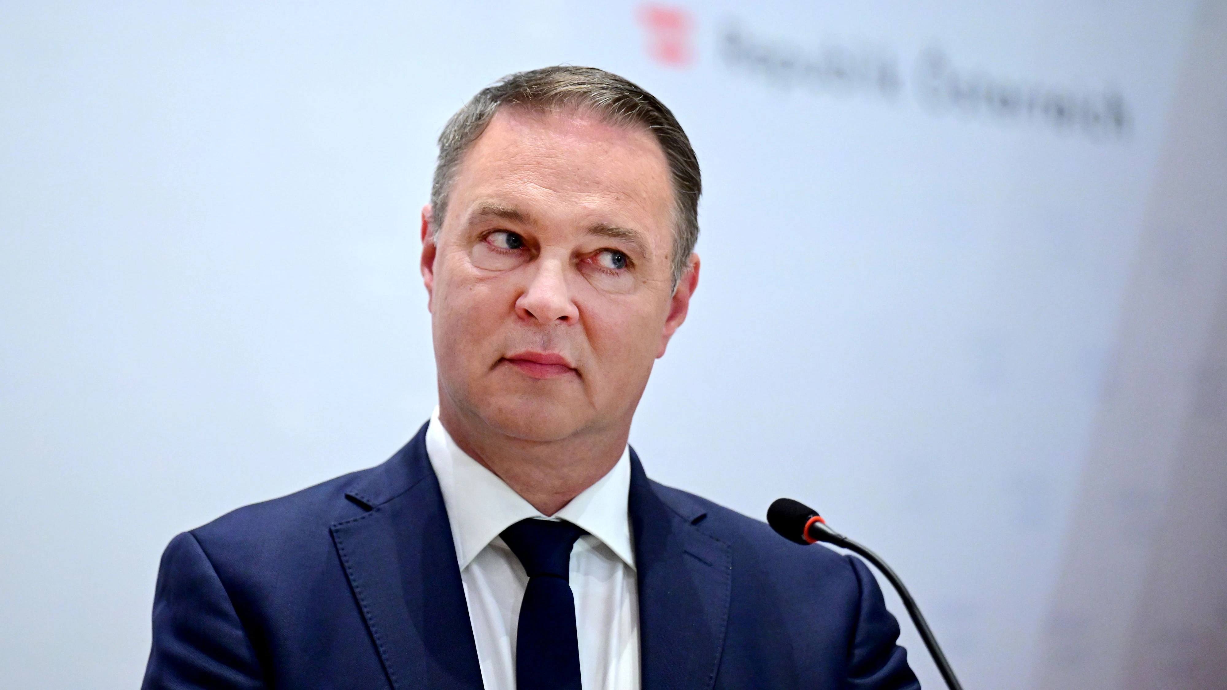 Heute.at - Urin-Andi – SPÖ-Chef Babler erleidet herbe Niederlage