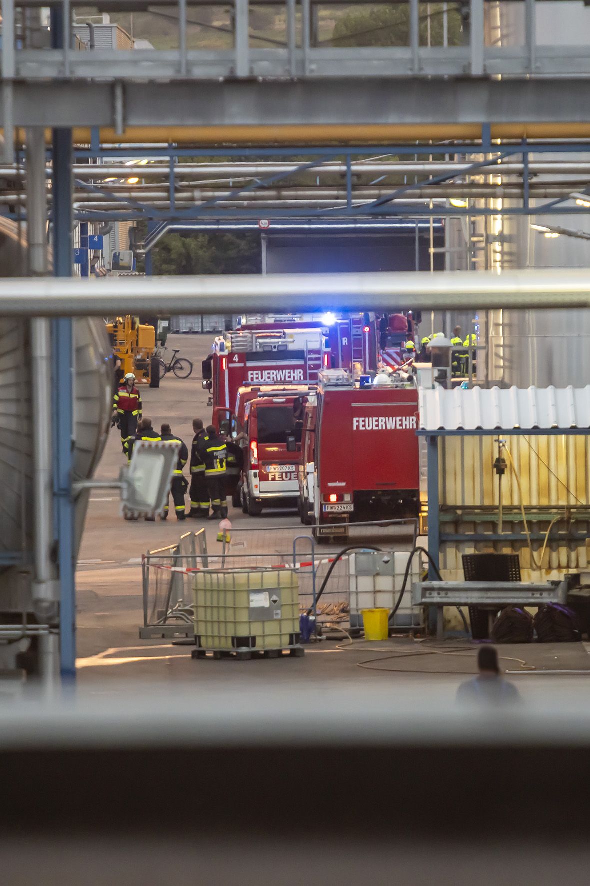 Großeinsatz in einem Kremser Gewerbebetrieb