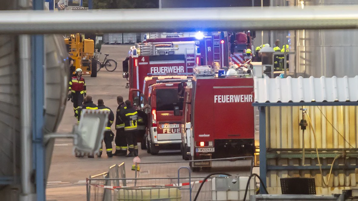 Heute.at - Flammen-Alarm – Brand in Kremser Chemiebetrieb