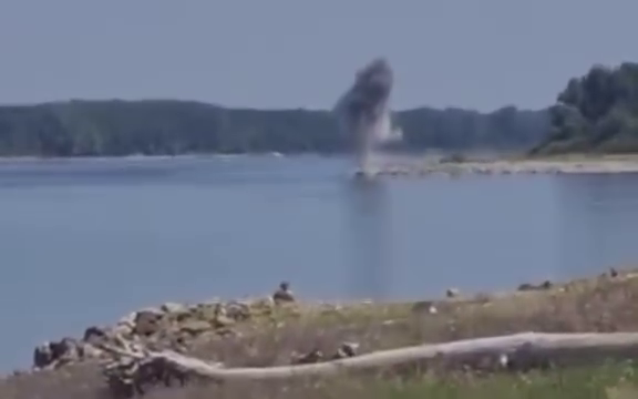 Die rumänische Marine hat mit Sprengungen im Donaubereich begonnen.