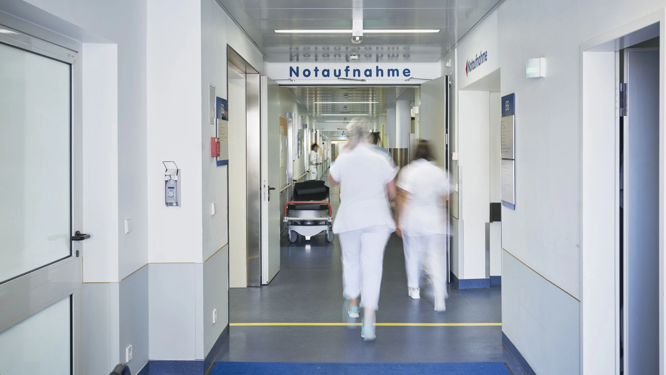 Der junge Mann wurde sofort notoperiert.
