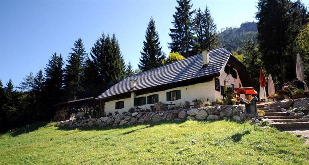 Seit Jahrzehnten bei Wanderern beliebt: die Mairalm am Fuße des Traunsteins in Gmunden.