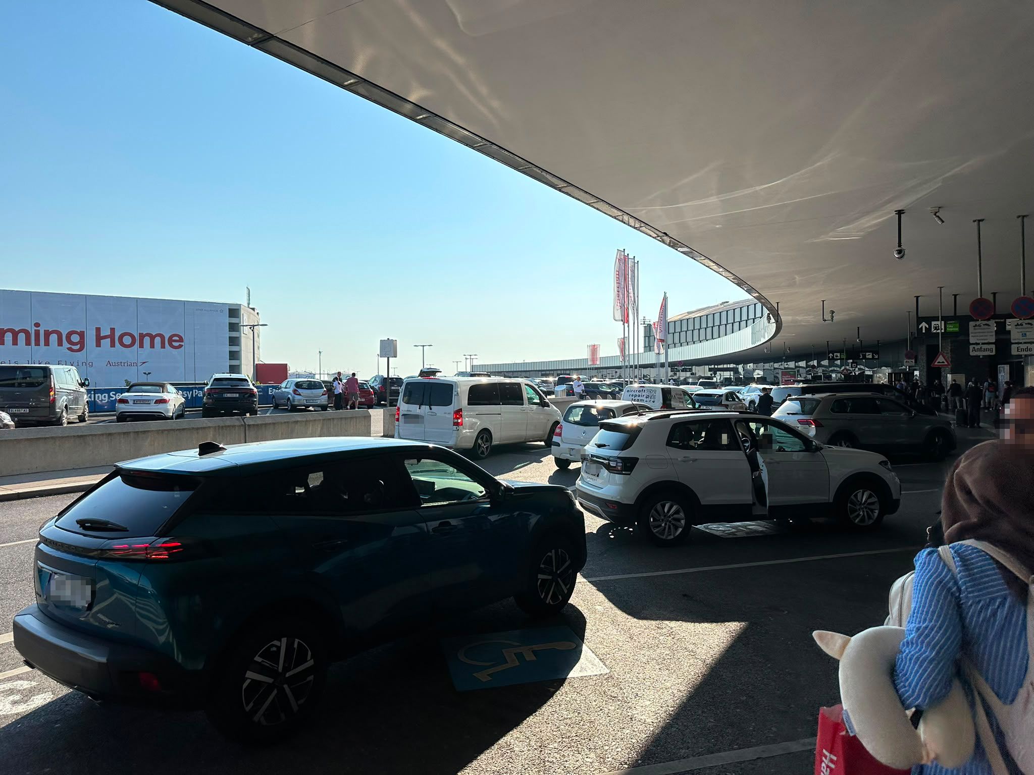 Die Verkehrssituation auf der Abflugrampe ist angespannt.