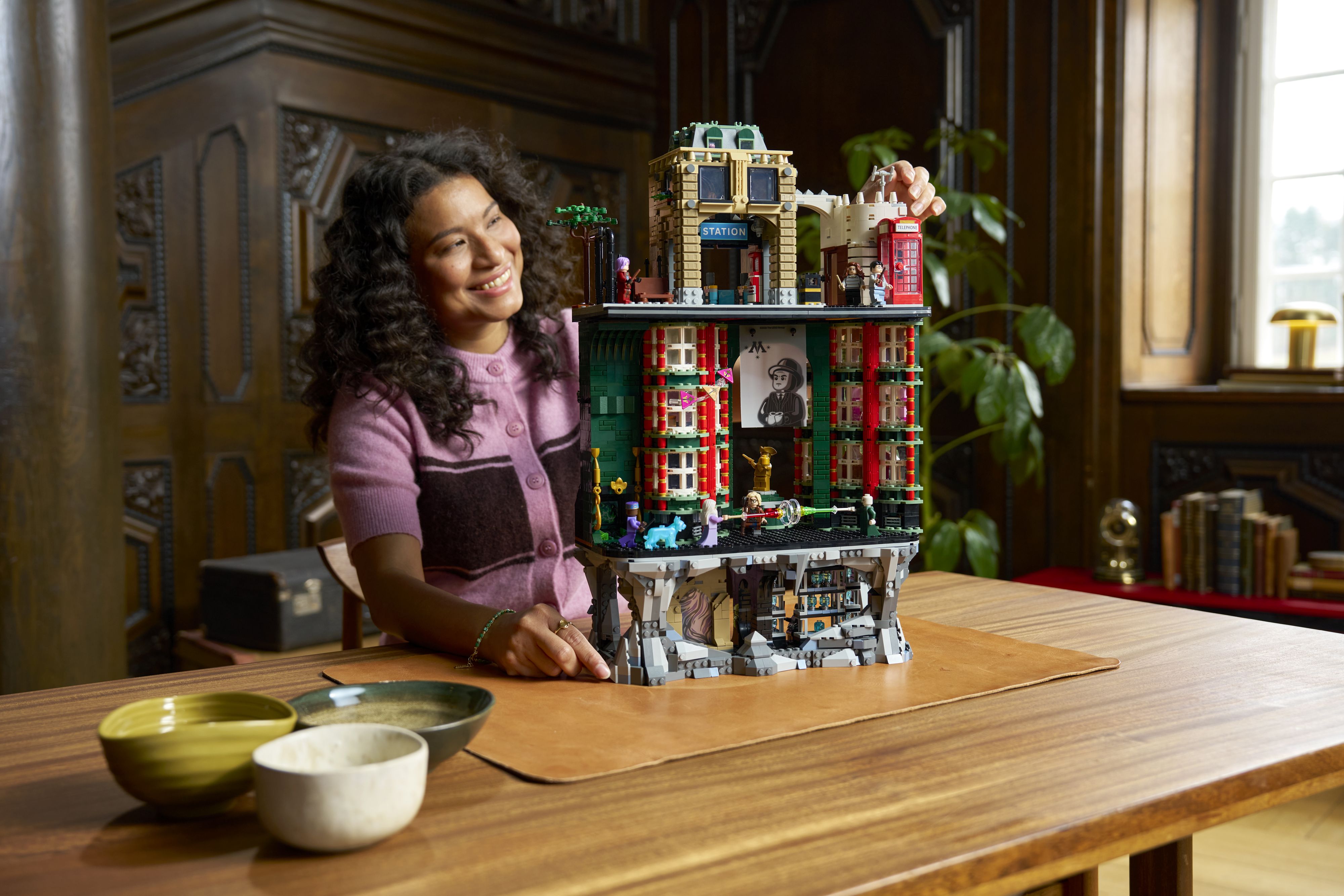 Heute.at - LEGO zeigt neues, riesiges Harry-Potter-Ministerium