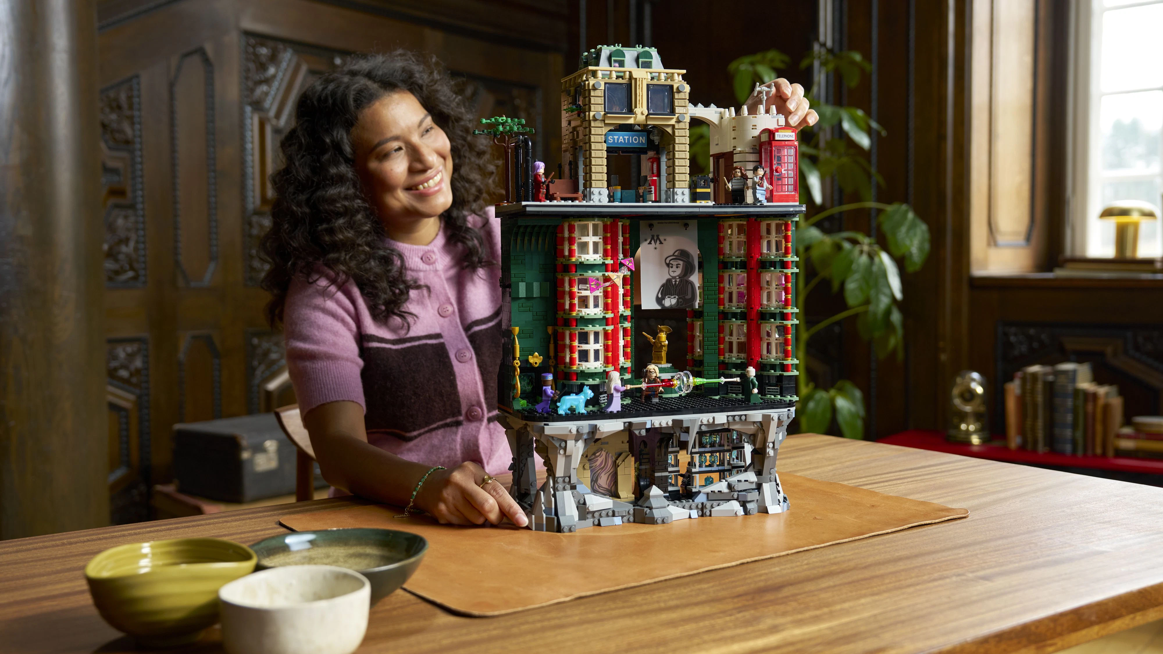 Heute.at - LEGO zeigt neues, riesiges Harry-Potter-Ministerium