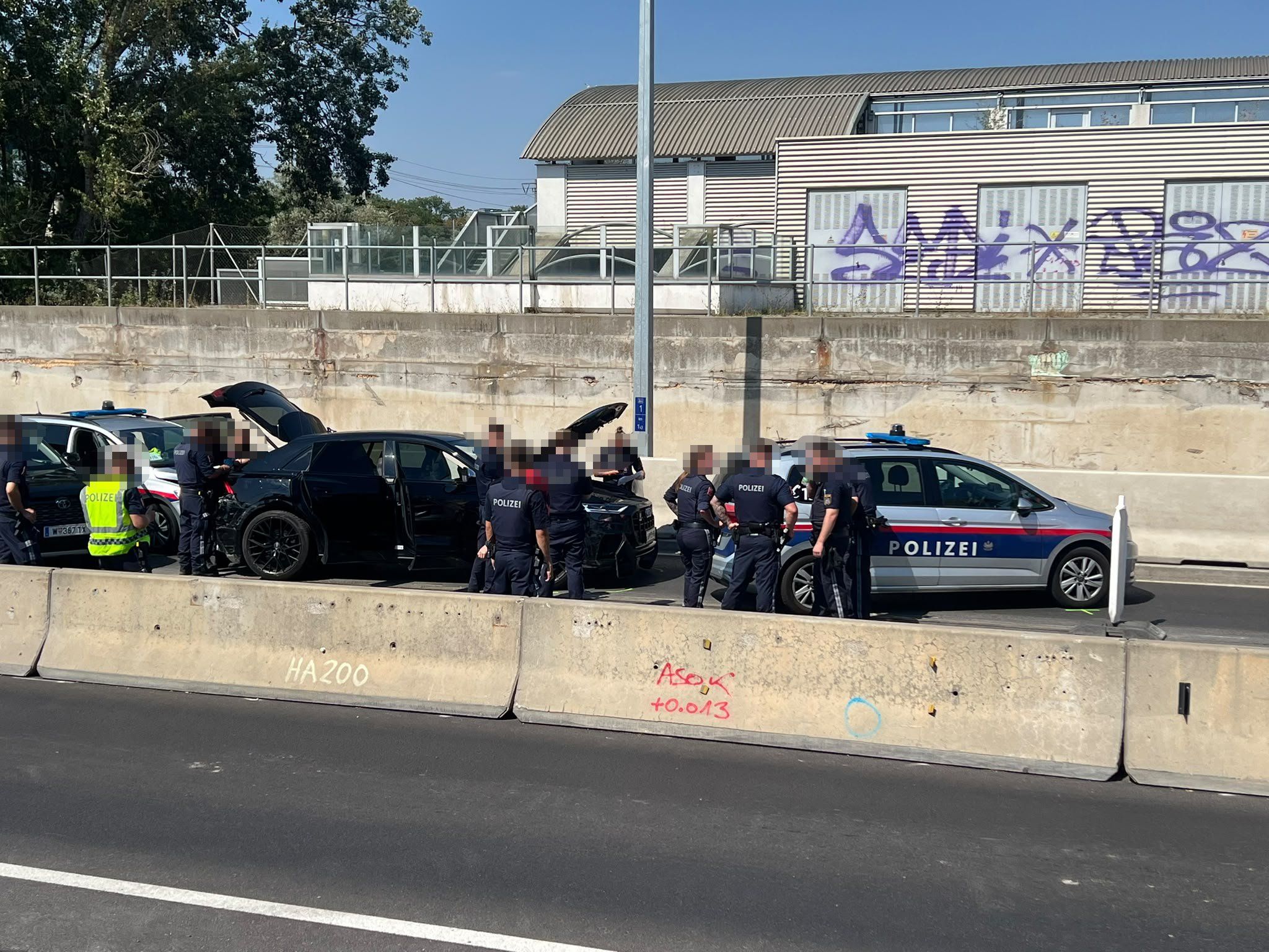 Festnahme: Großer Polizeieinsatz auf der A4 bei Alt Simmering