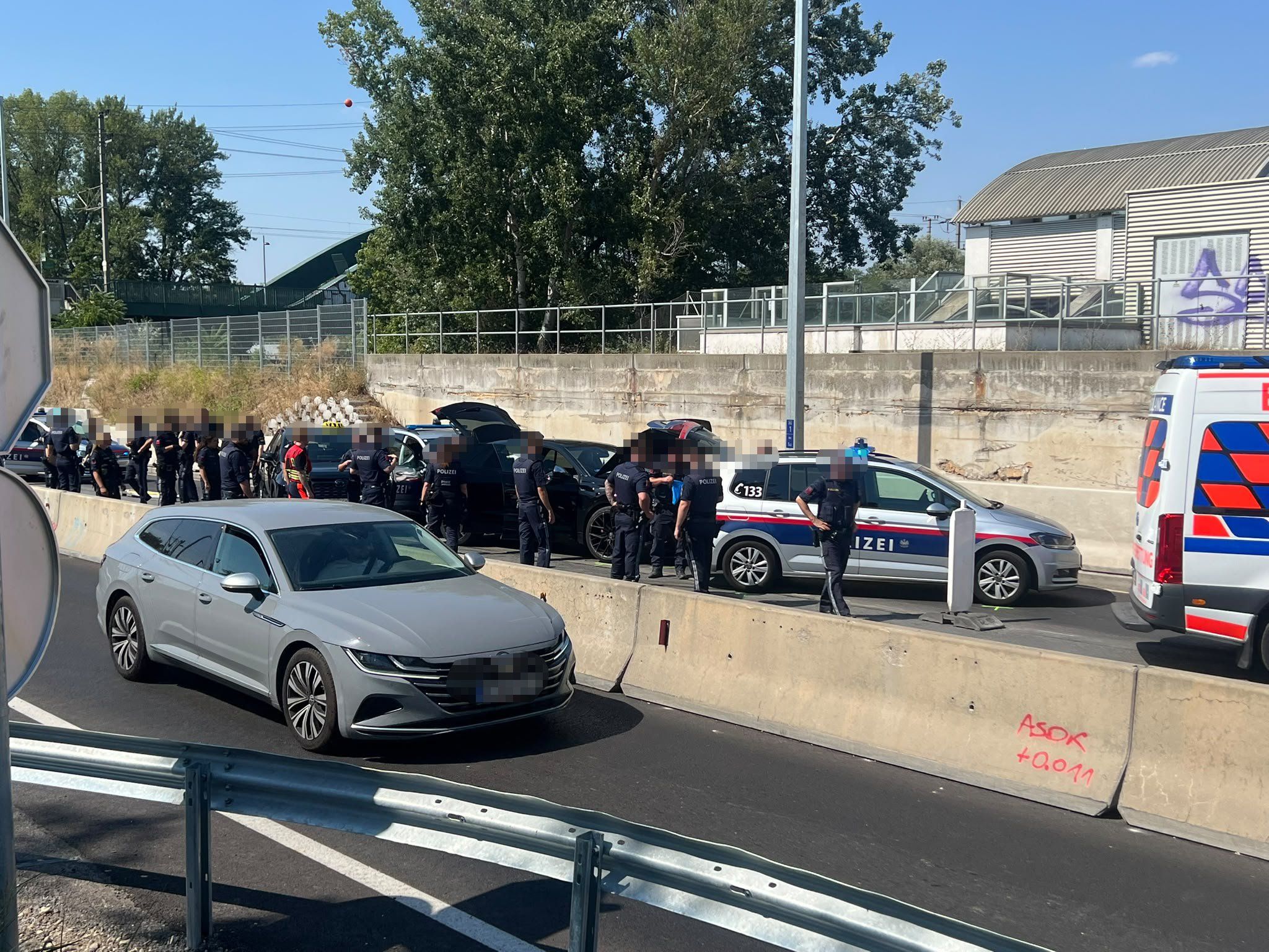 Festnahme: Großer Polizeieinsatz auf der A4 bei Alt Simmering