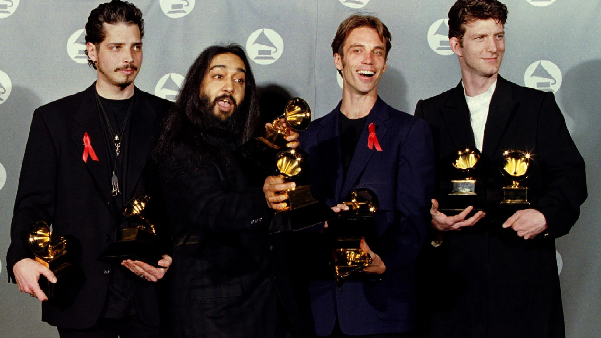 <strong>Soundgarden</strong>&nbsp;(mit Chris Cornell, li.) mit ihren Grammy Award für die Best Metal Performance für "Spoonman", 1995.