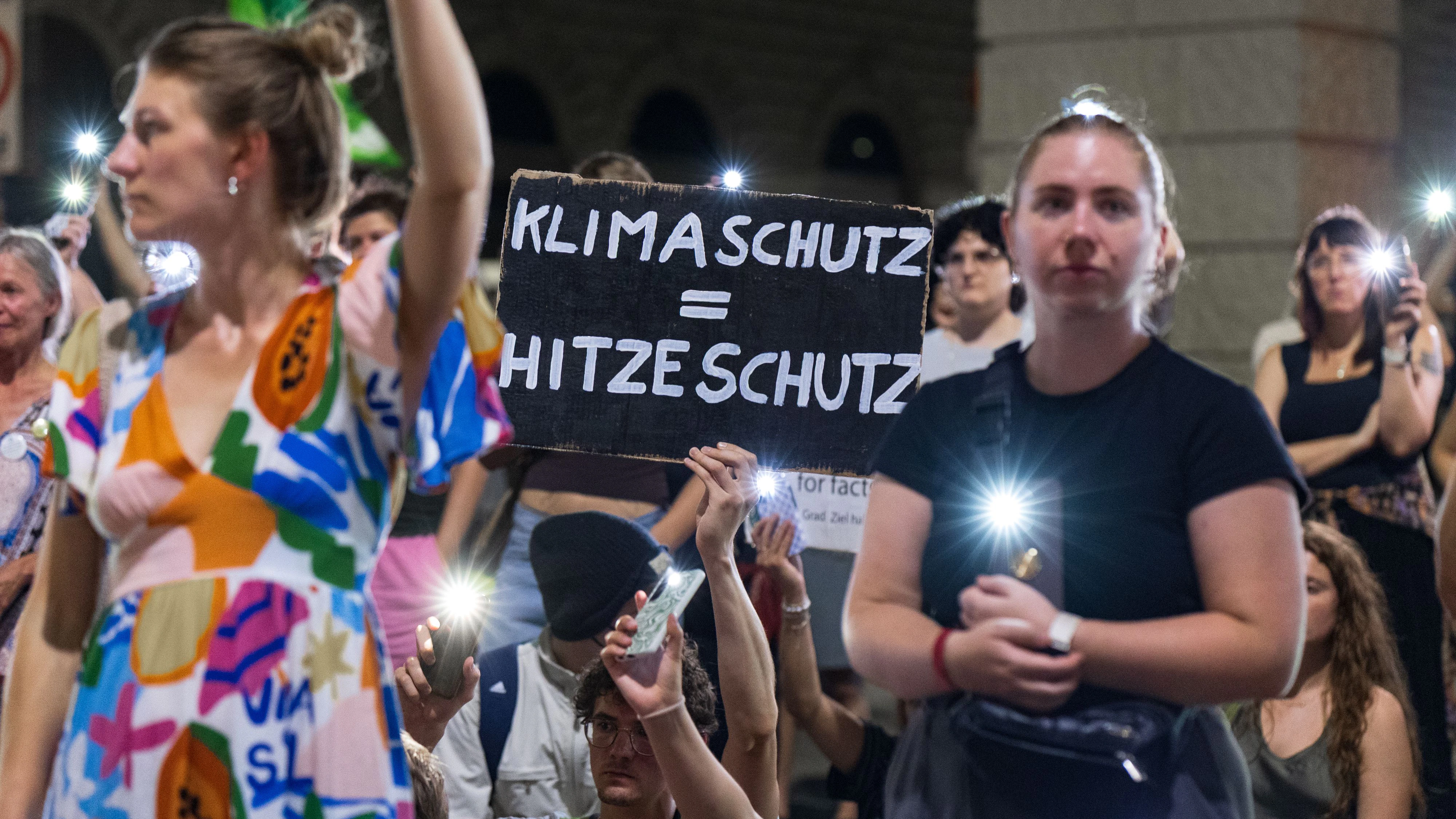 Heute.at - 41 Grad in Wien! Nun erste Demo gegen höllische Hitze