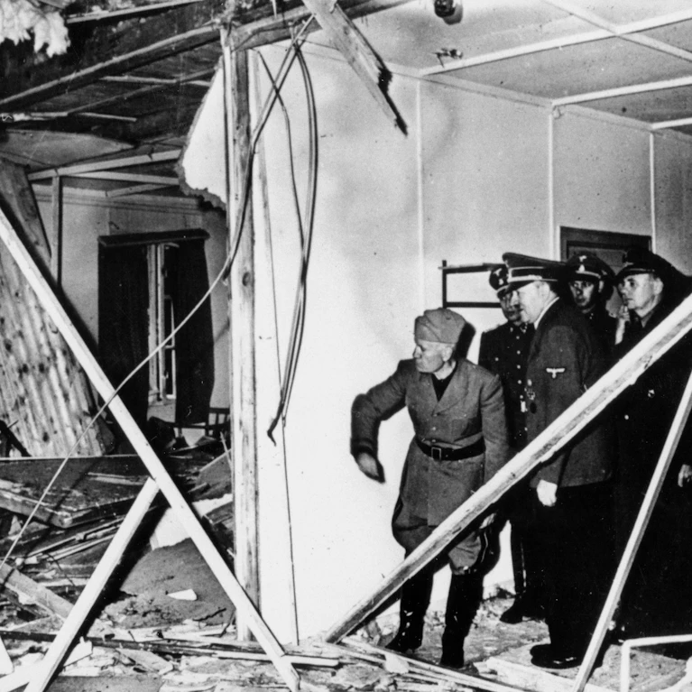Am 20. Juli 1944 scheiterte das Attentat von Graf von Stauffenberg auf Adolf Hitler in Polen. Ein nun entdecktes Dokument deutet darauf hin, dass das Attentat auf den Diktator möglicherweise woanders hätte stattfinden sollen – auf Schloss Kleßheim in Salzburg.