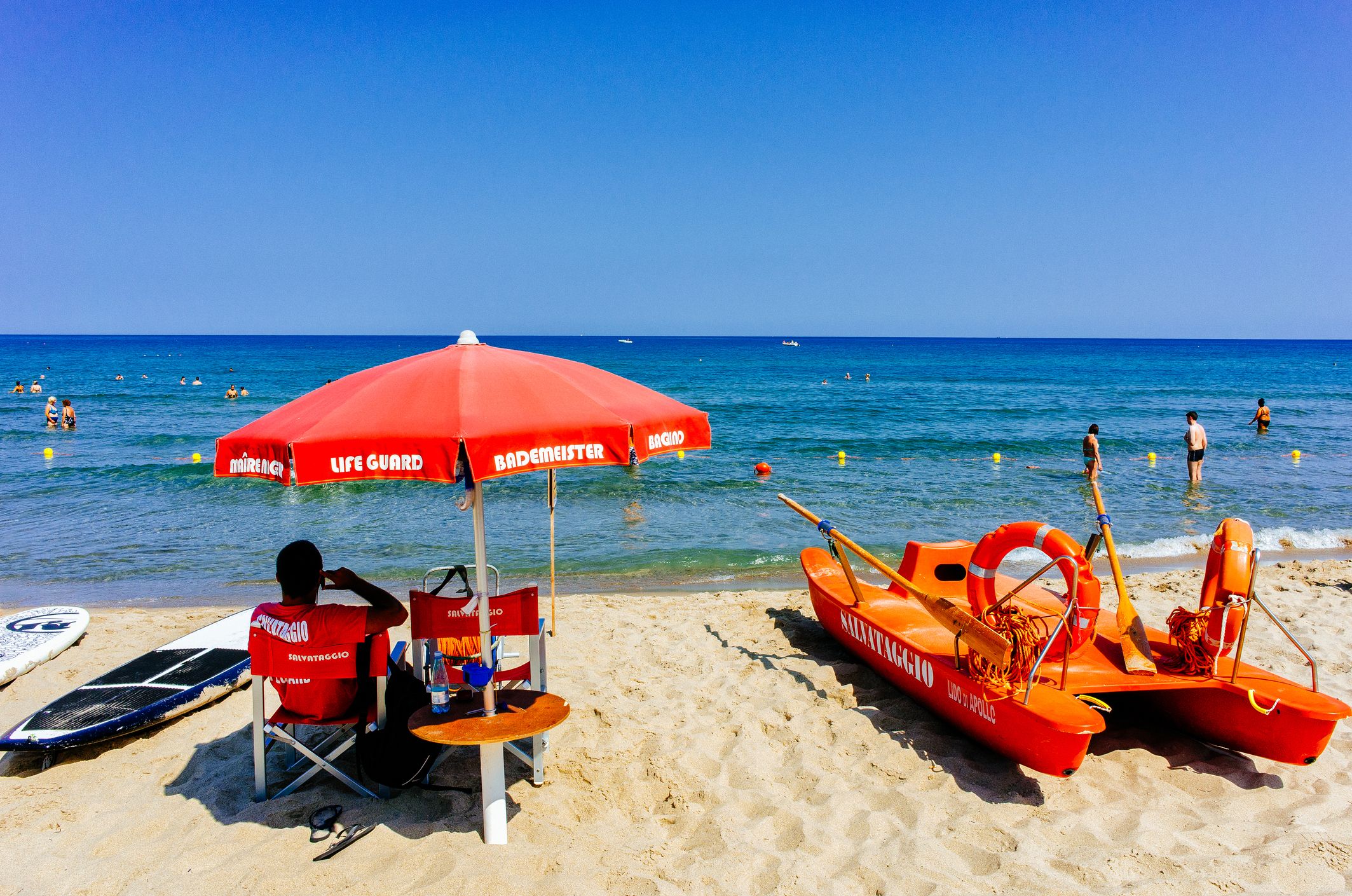 In Süditalien sollen nun Häftlinge als Rettungsschwimmer am Meer zum Einsatz kommen. (Symbolbild)