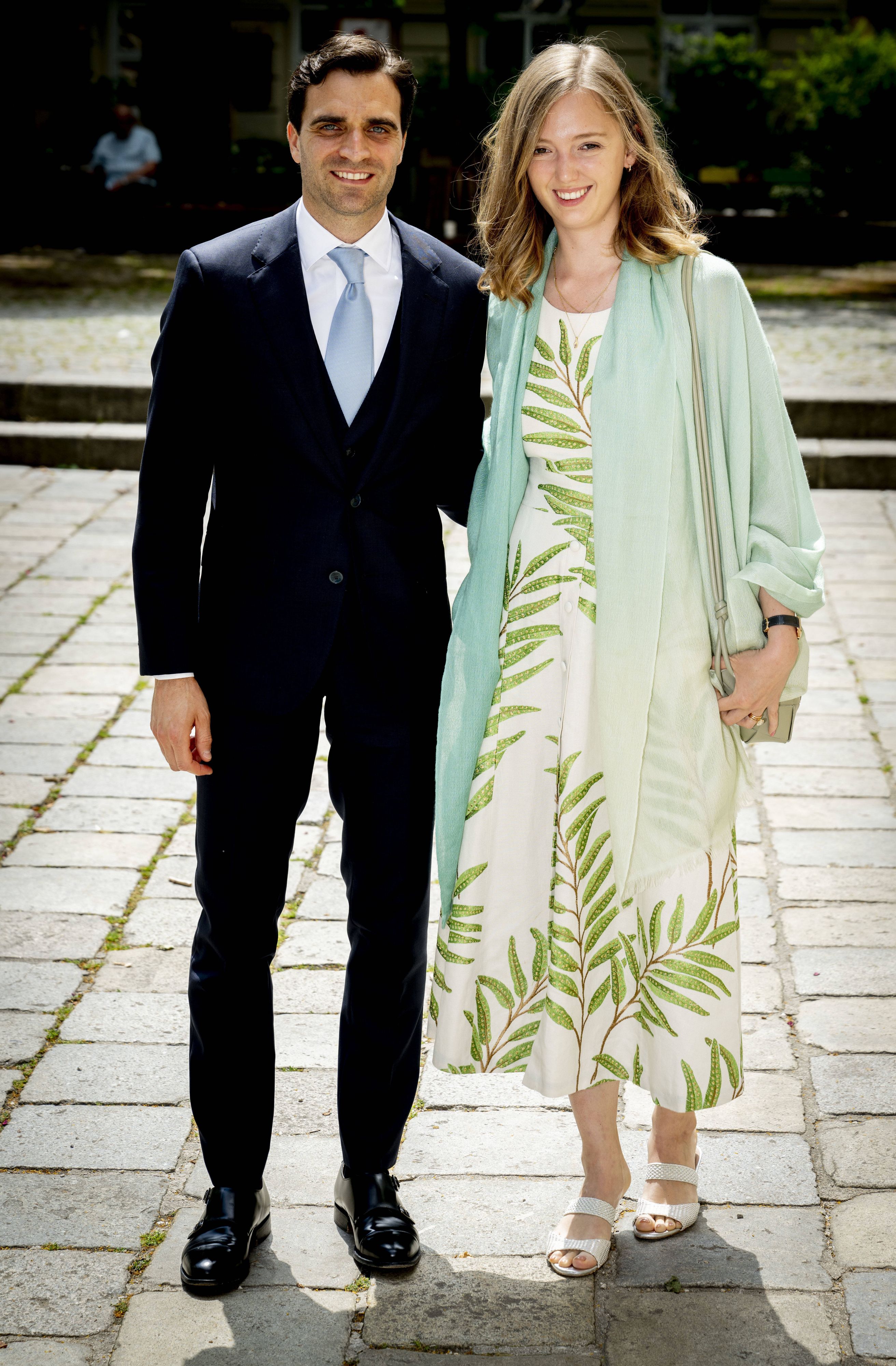 Jerome d`Ambrosio und Eleonore d`Ambrosio-Habsburg bei der Hochzeit von Prinz Johann-Wenzel von und zu Liechtenstein und Gräfin Felicitas von Hartig in der Servitenkirche in Wien, Österreich, 10. Juni 2023.