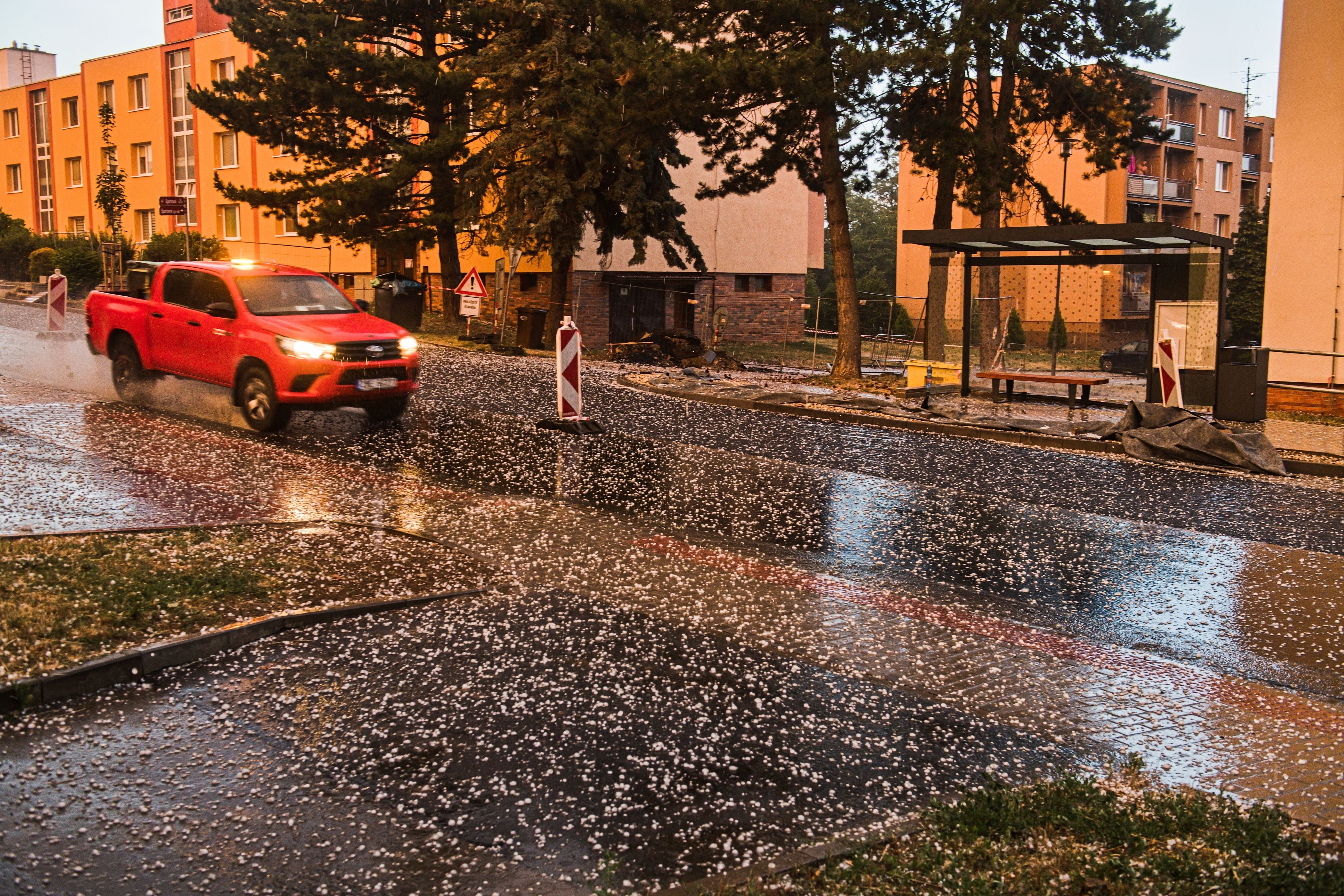 Heute.at - Heftige Hitze-Gewitter wüten jetzt in Österreich