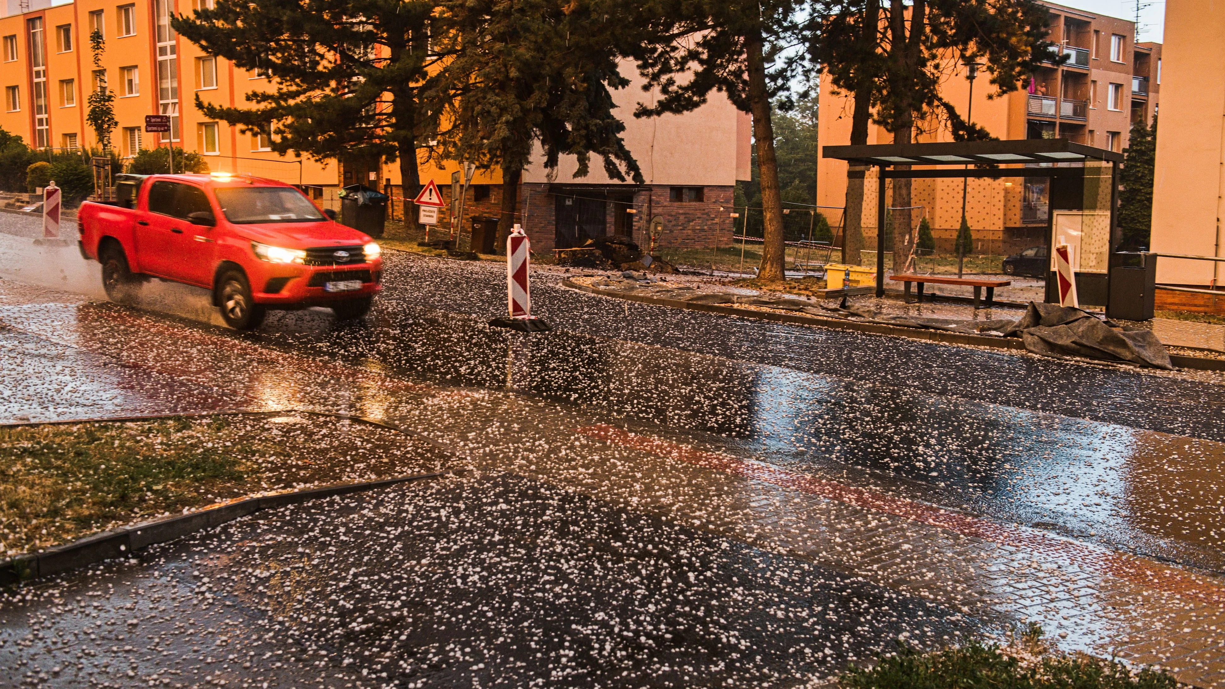 Heute.at - Heftige Hitze-Gewitter wüten jetzt in Österreich