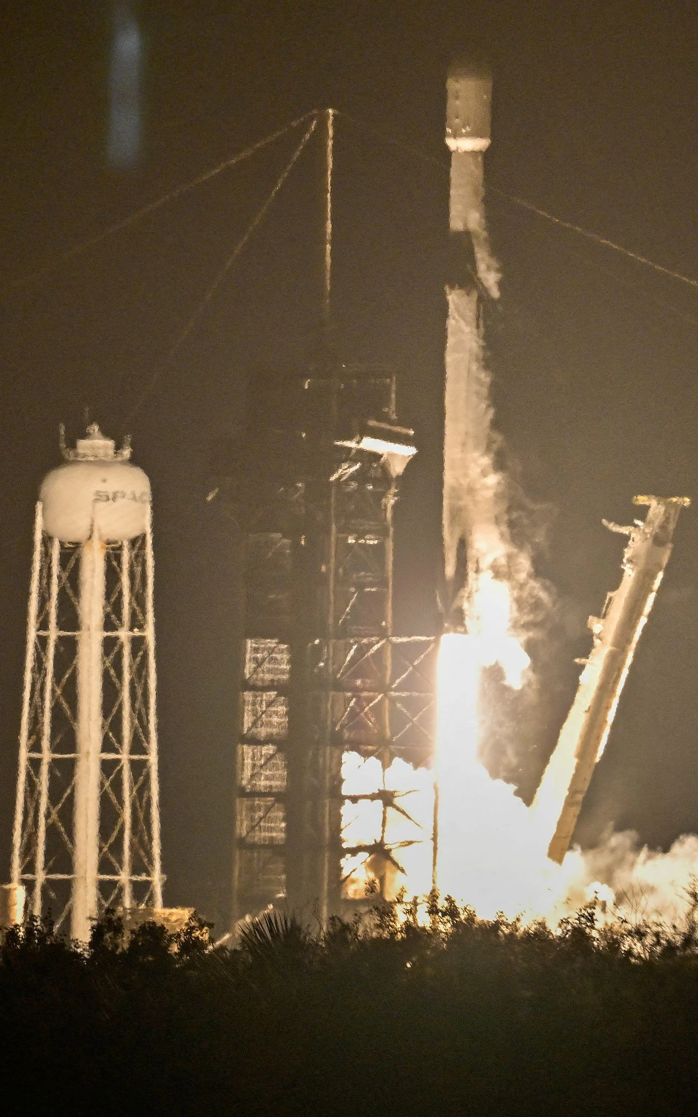 Siebenfache Schallgeschwindigkeit: Heute schlägt Rakete am Mond ein