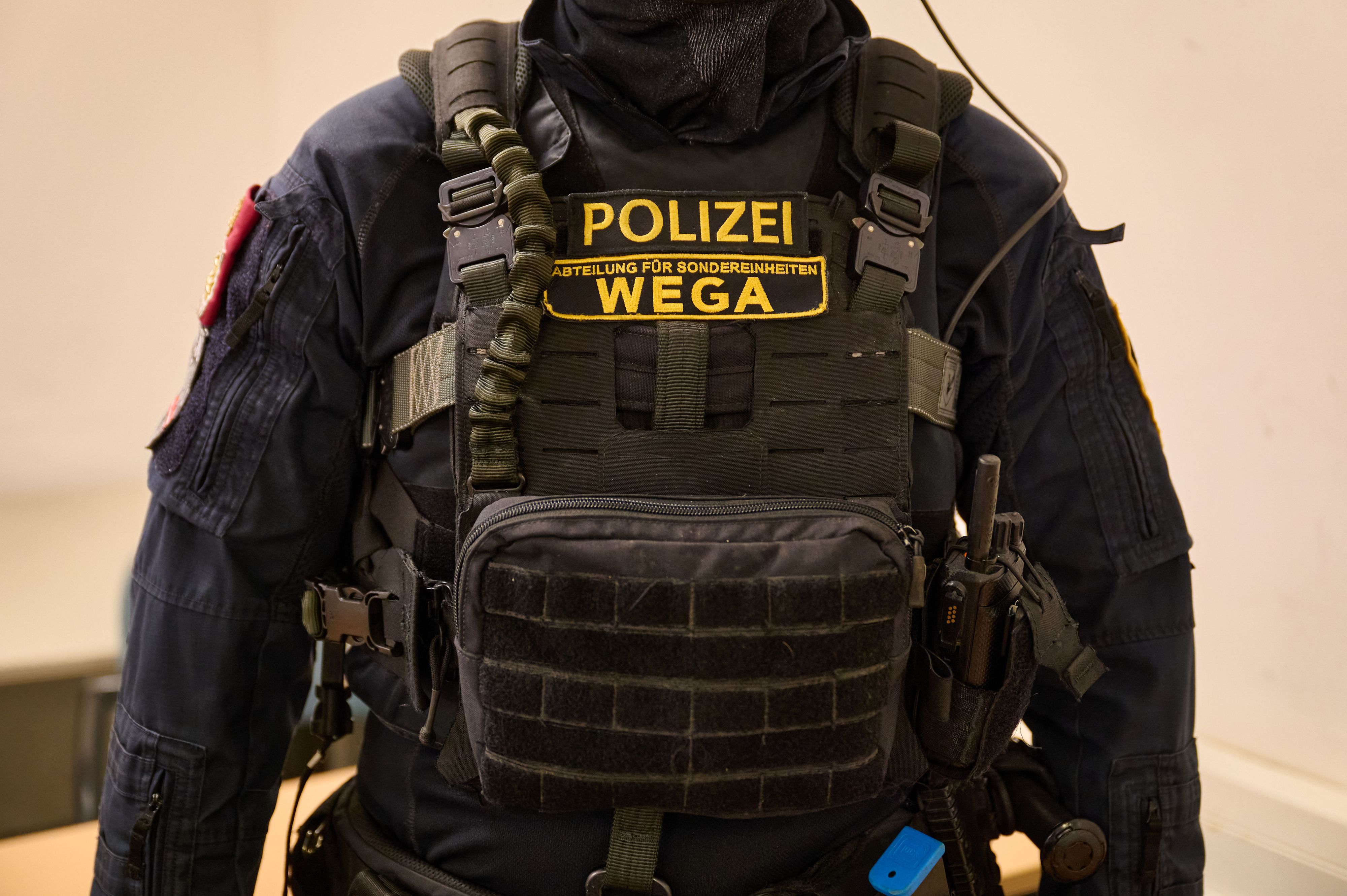 Auch die WEGA wurde eingesetzt und öffnete Fenster der Wohnung.