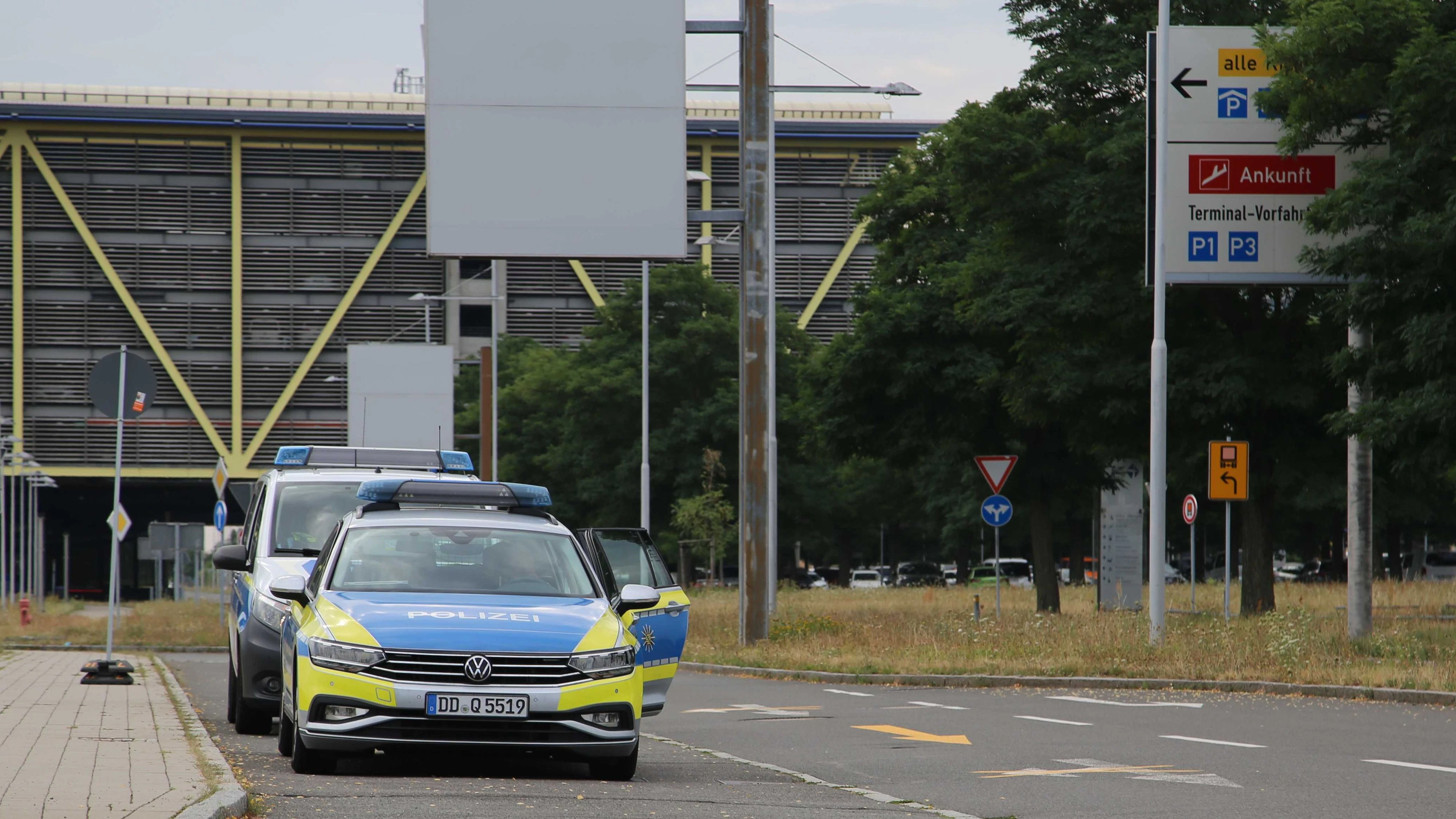 Heute.at - Alarm am Flughafen! Defekt verhinderte wohl Explosion