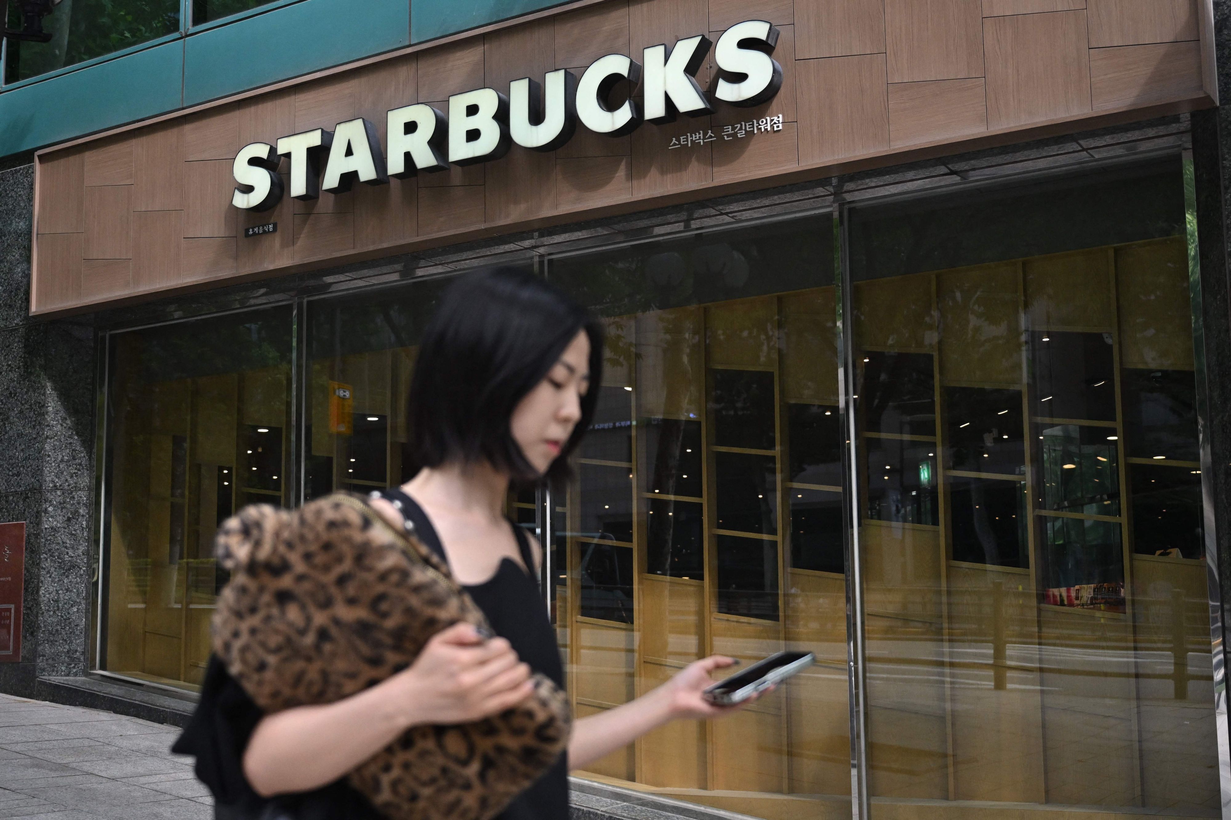 Heute.at - Warum Starbucks in Südkorea Terror-Panzer feiern wollte