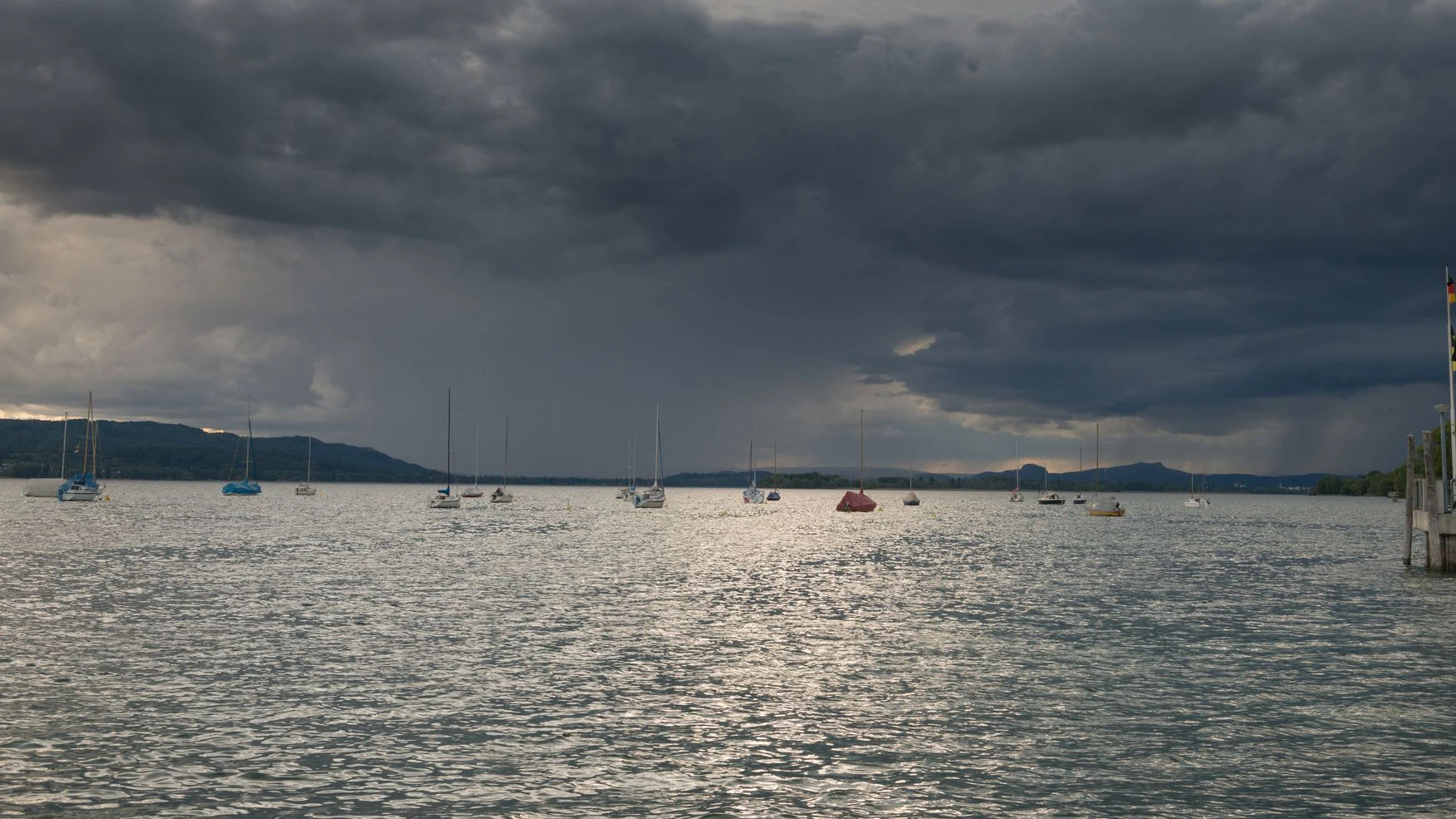 Heute.at - Gewitter-Drama am Bodensee: Frau spurlos verschwunden