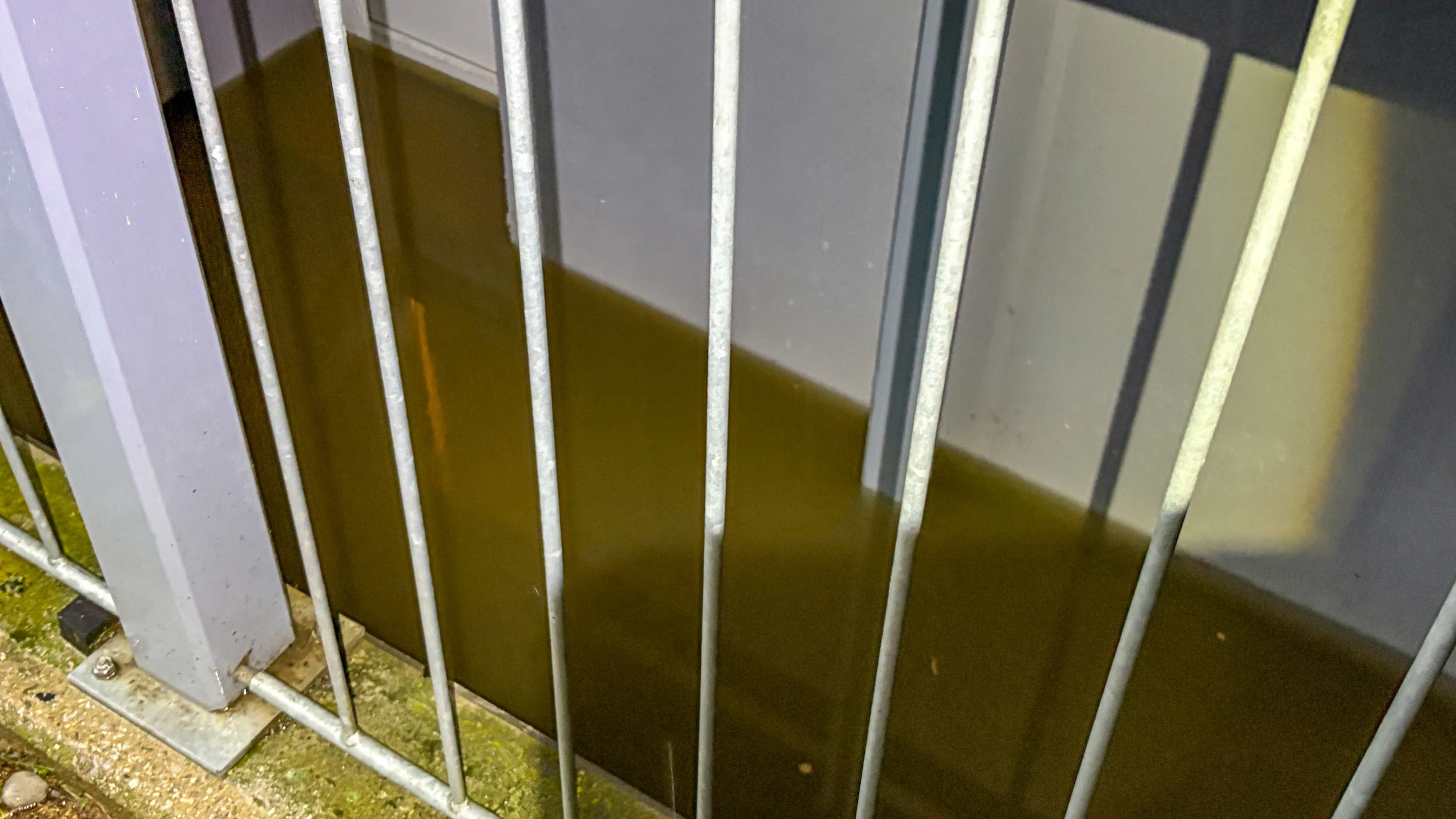 Heute.at - Wohnhaus schon wieder mit Fäkalwasser geflutet