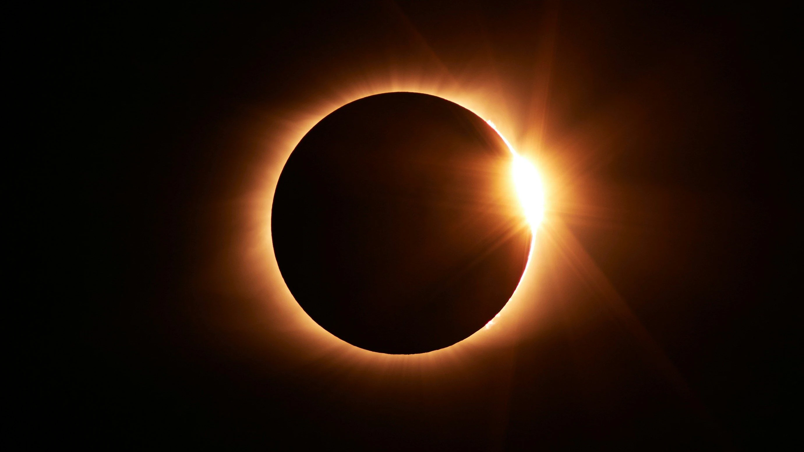 Heute.at - Sonnenfinsternis! Was du jetzt unbedingt wissen musst