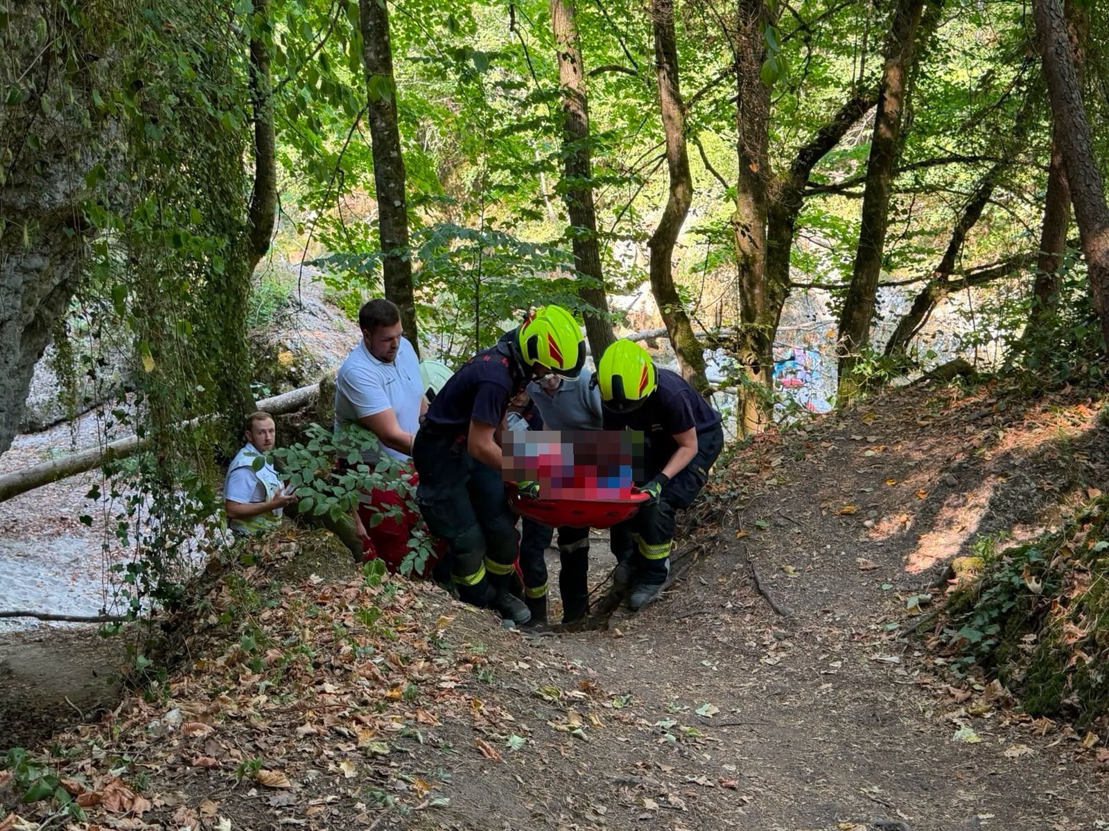 Am Mittwoch stürzte eine Person in der Erlaufschlucht und musste gerettet werden. 