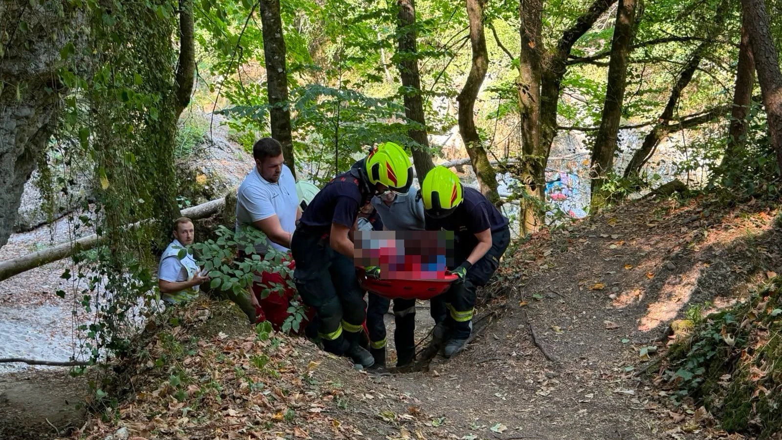 Heute.at - Sturz im Wandergebiet: Opfer musste gerettet werden