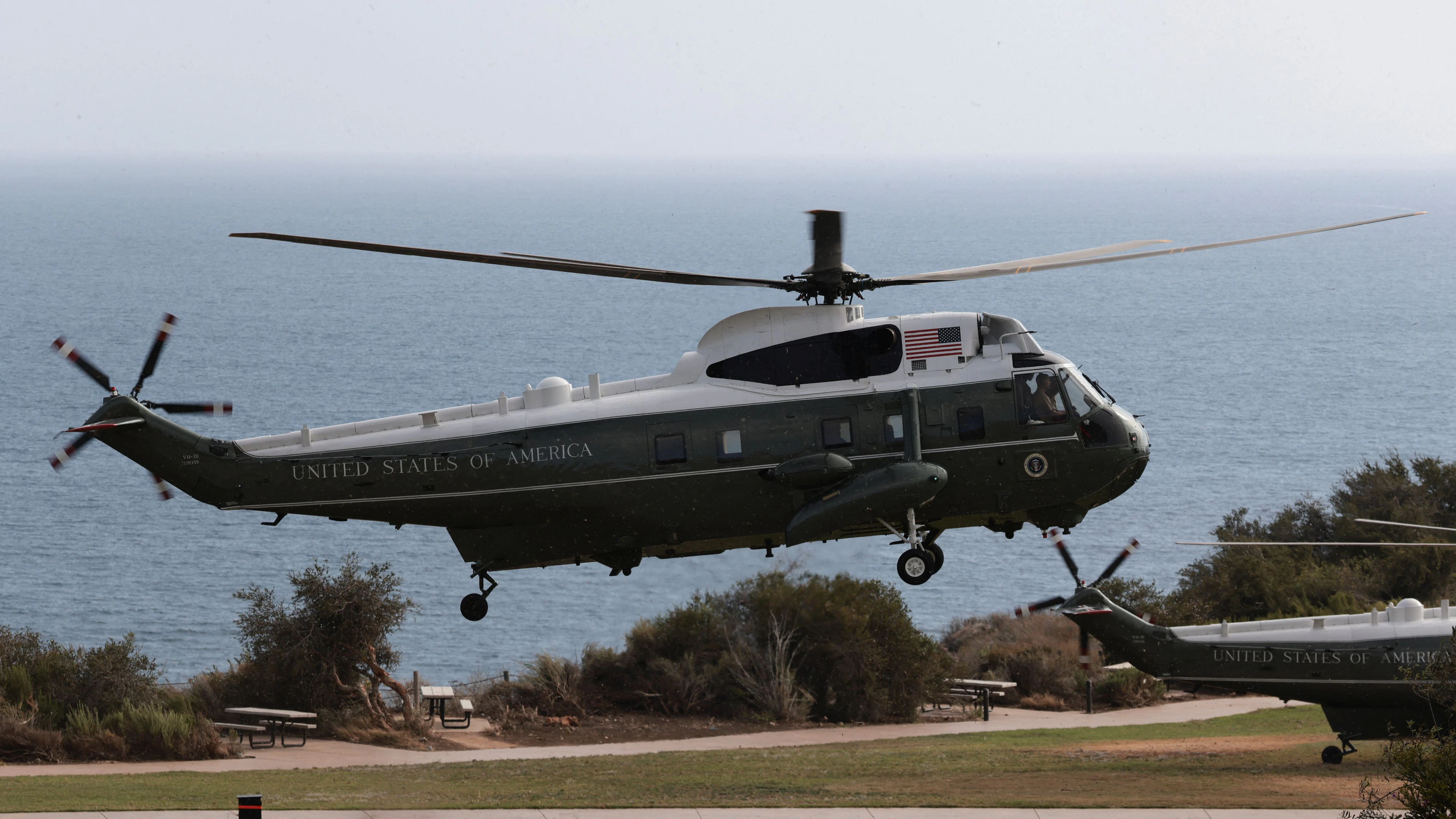 Der Sicherheitsabstand zwischen der "Marine One" und einem Passagierflieger soll nicht eingehalten worden sein. 