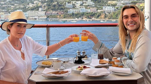 Heute.at - Bill Kaulitz und Mama urlauben auf 223-Meter-Luxusyacht