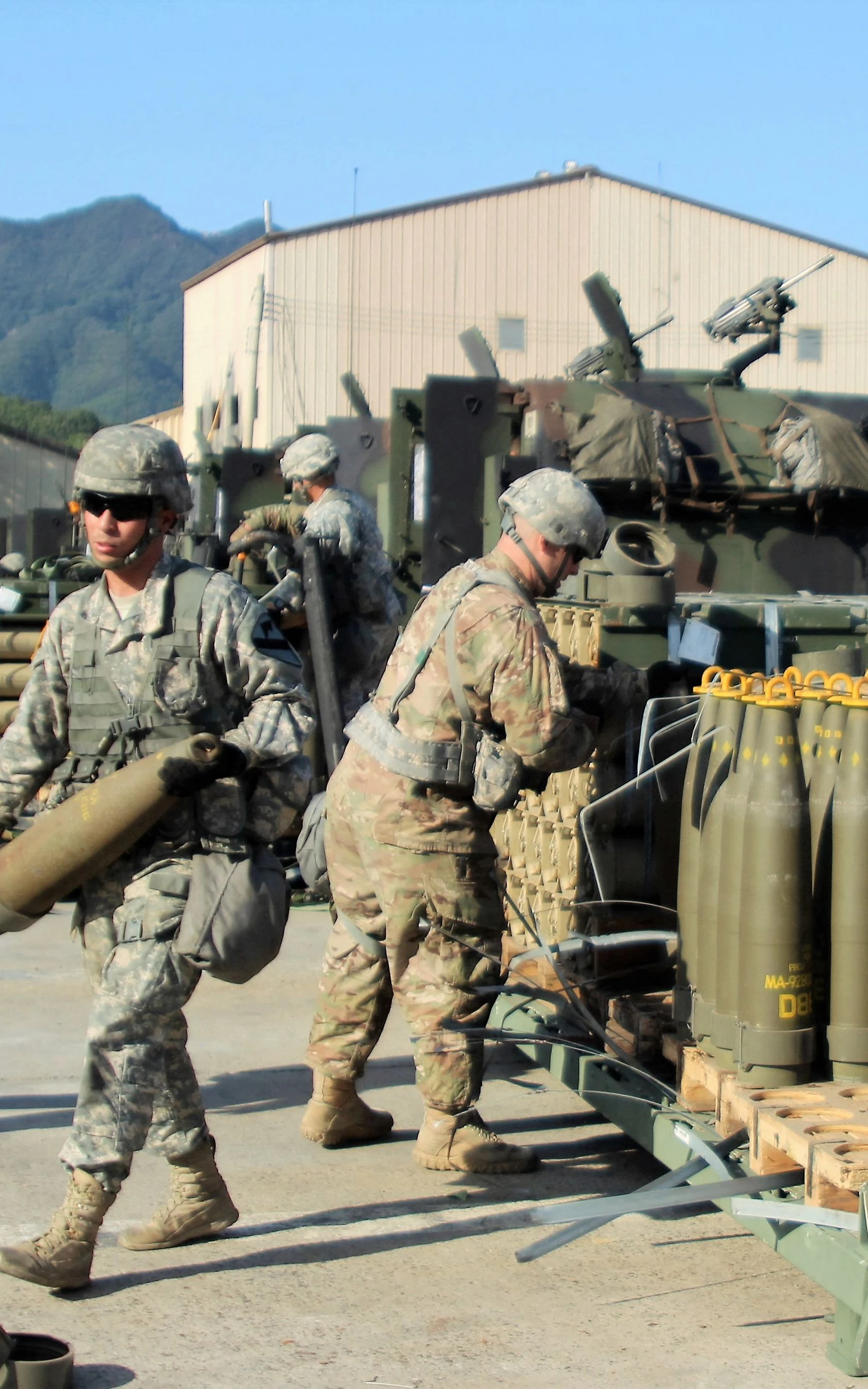 Mitten im Krieg: Geht den Amerikanern jetzt die Munition aus?