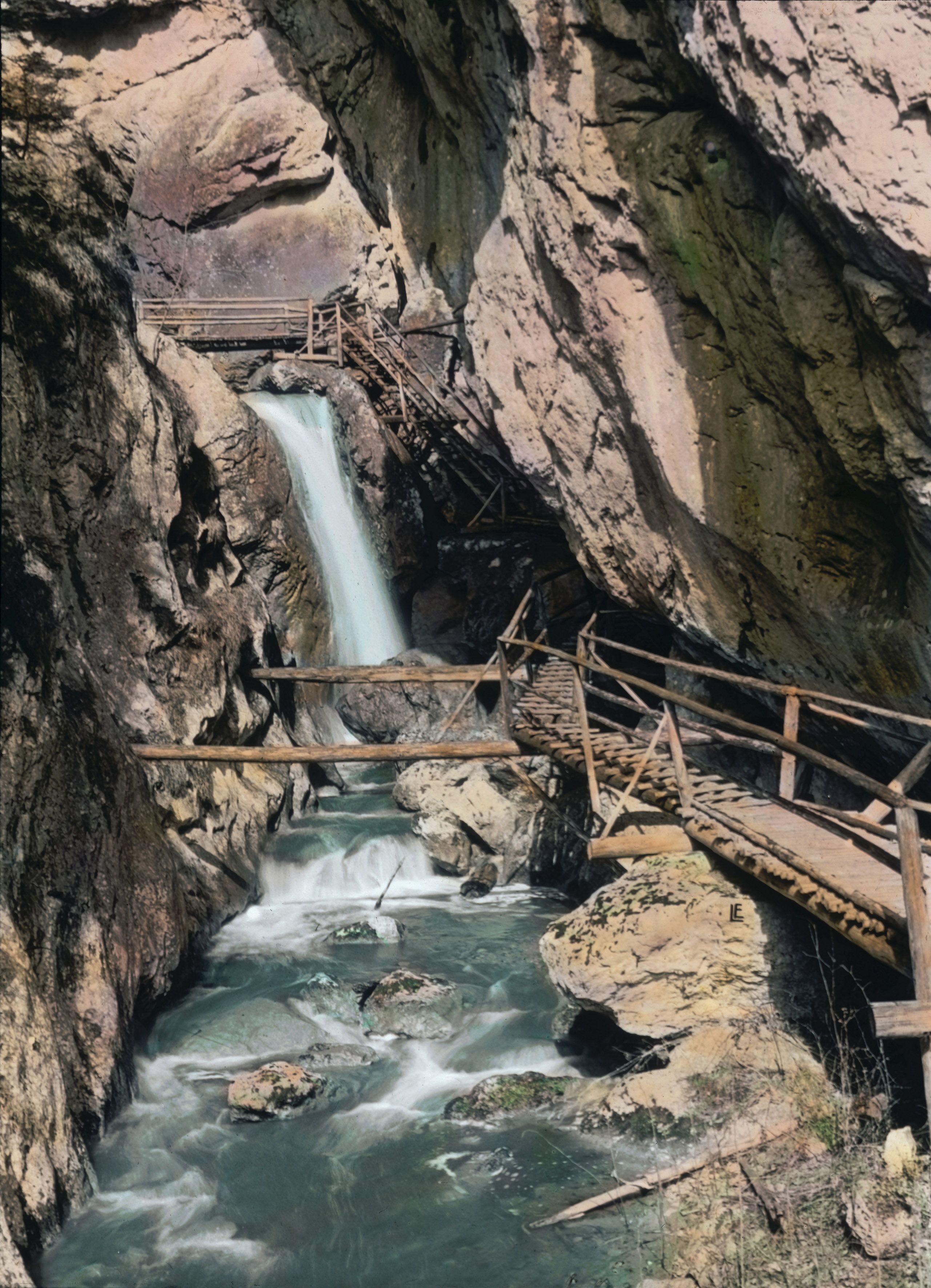 Die Bärenschützklamm sieht derzeit nicht so aus, einige Stellen sind ausgetrocknet.