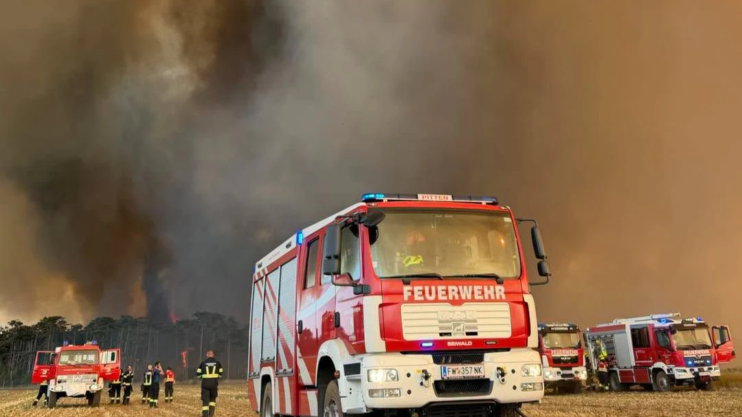 Heute.at - 100 Hektar verbrannt – Löscharbeiten dauern noch Tage