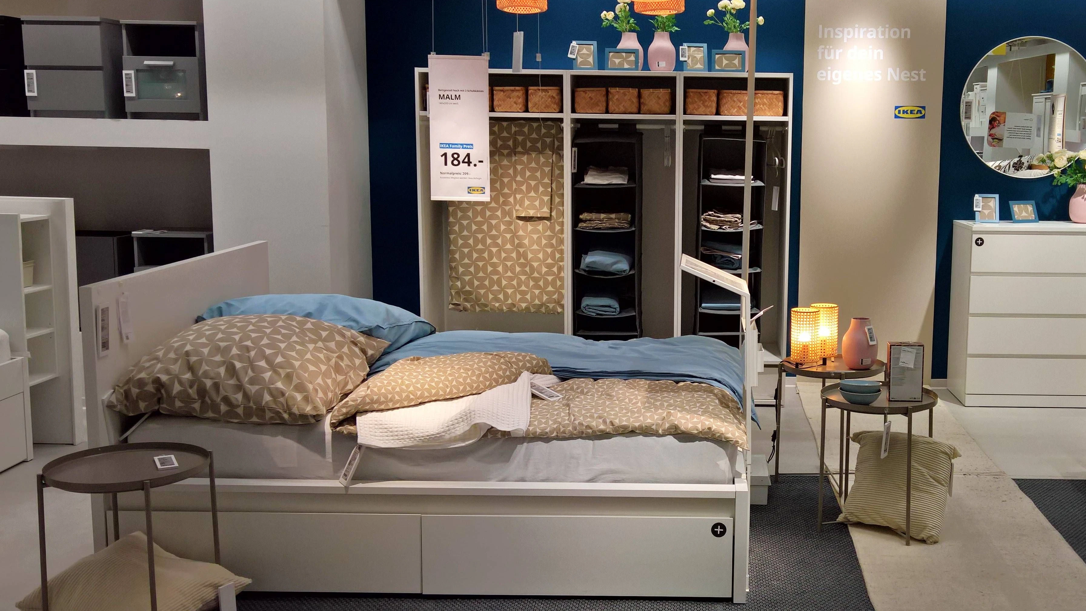 Heute.at - Paar beim Liebesspiel auf IKEA-Bett erwischt