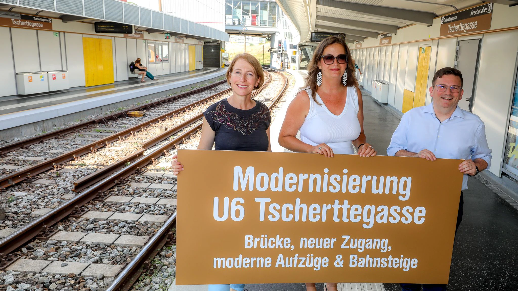 Heute.at - Darum wurde in U6-Station nun neue Brücke eingebaut